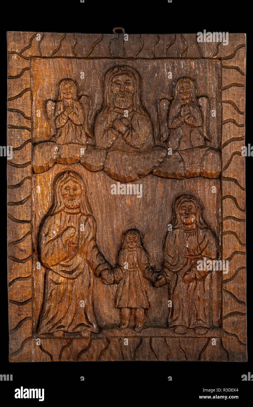 Naïf ou folk sculpture sur bois plaque bas-relief représentant la présentation de la Bienheureuse Vierge Marie ou l'entrée de la Très Sainte Vierge Marie dans le tem Banque D'Images