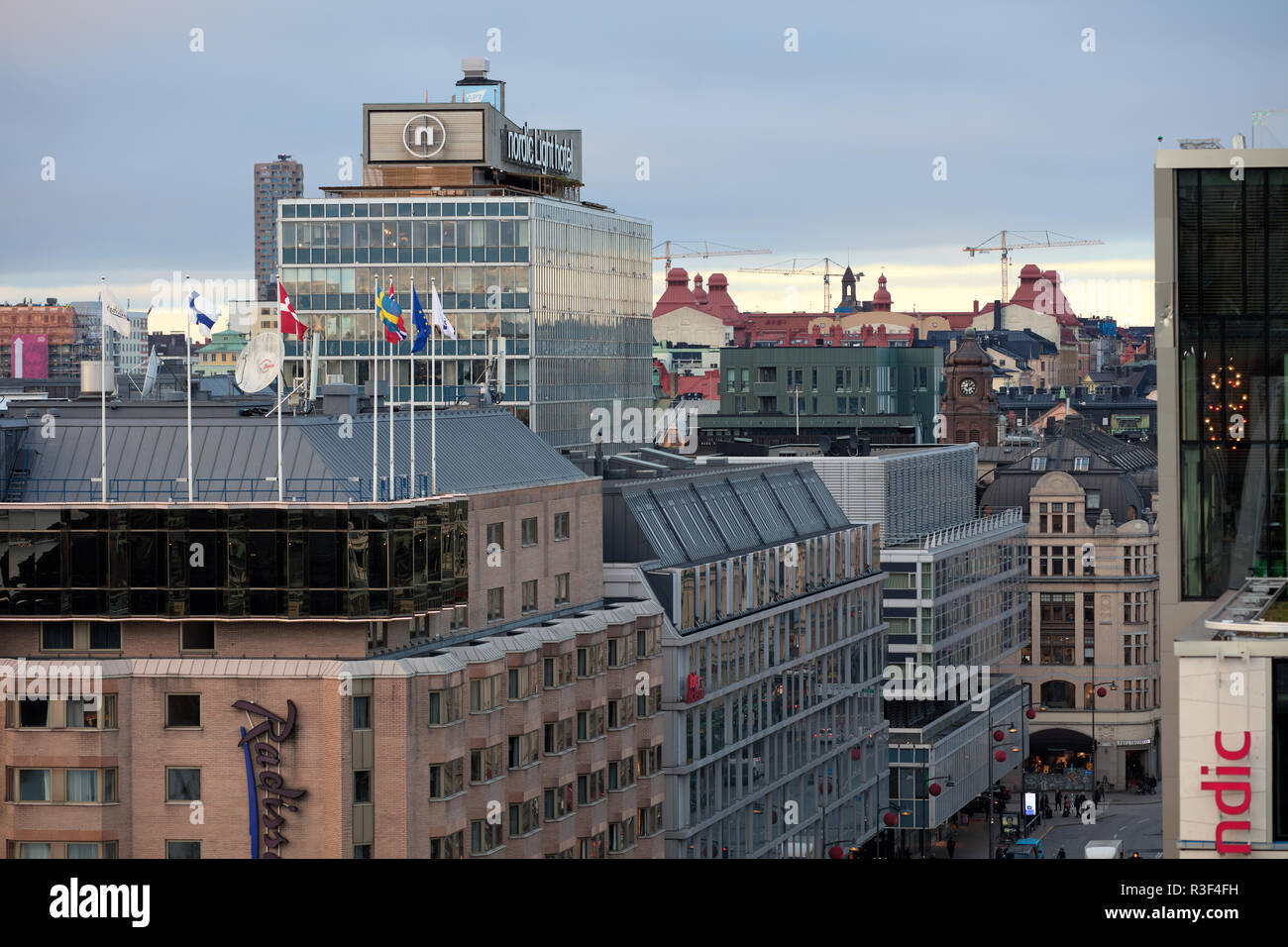 Radisson Hotel et Nordic Light Hotel en arrière-plan à Stockholm, Suède Banque D'Images