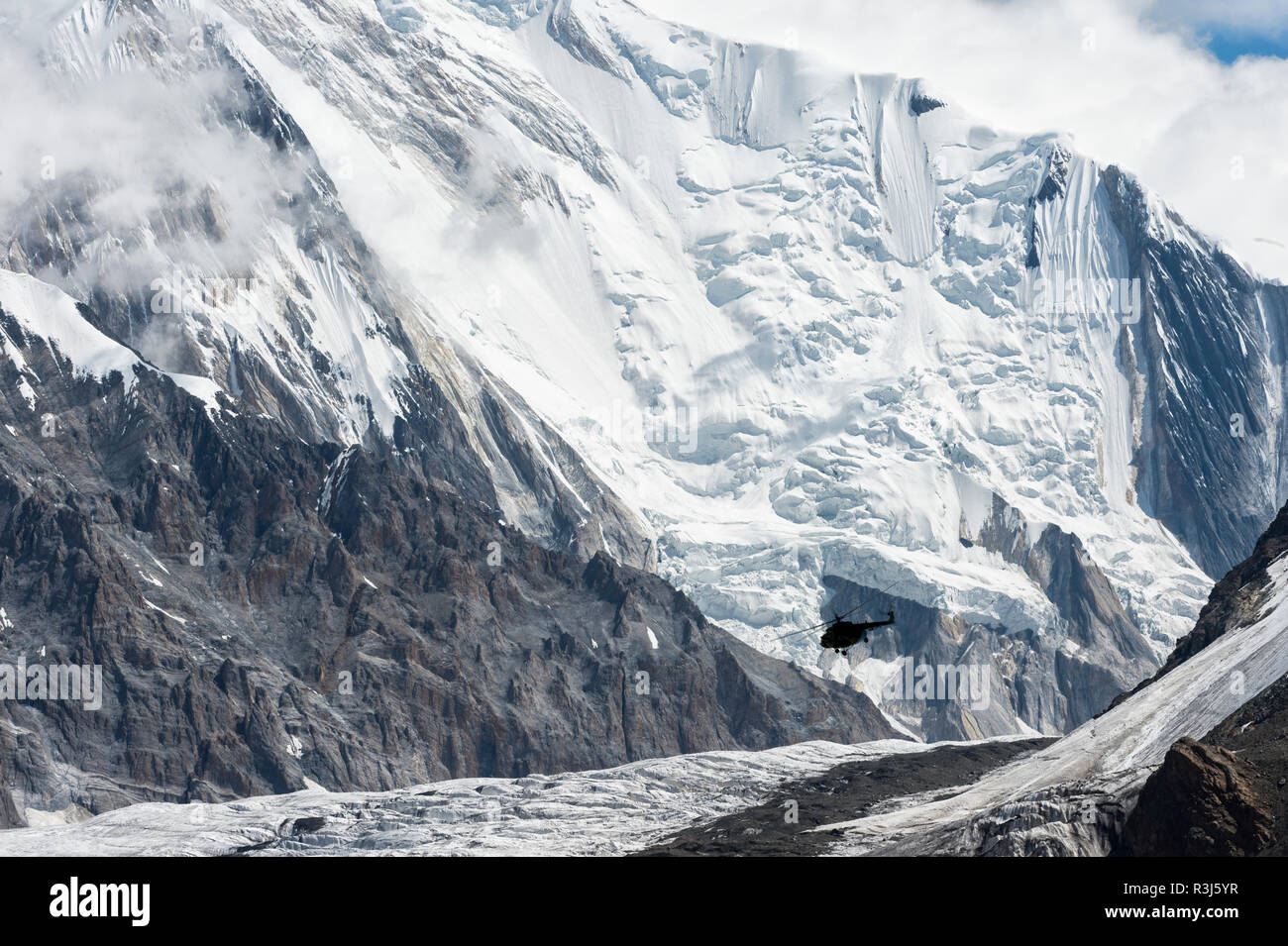 Glacier Engilchek et Khan Tengri Mountain, centrale de montagnes du Tian Shan, frontière du Kirghizistan et de la Chine, le Kirghizistan Banque D'Images