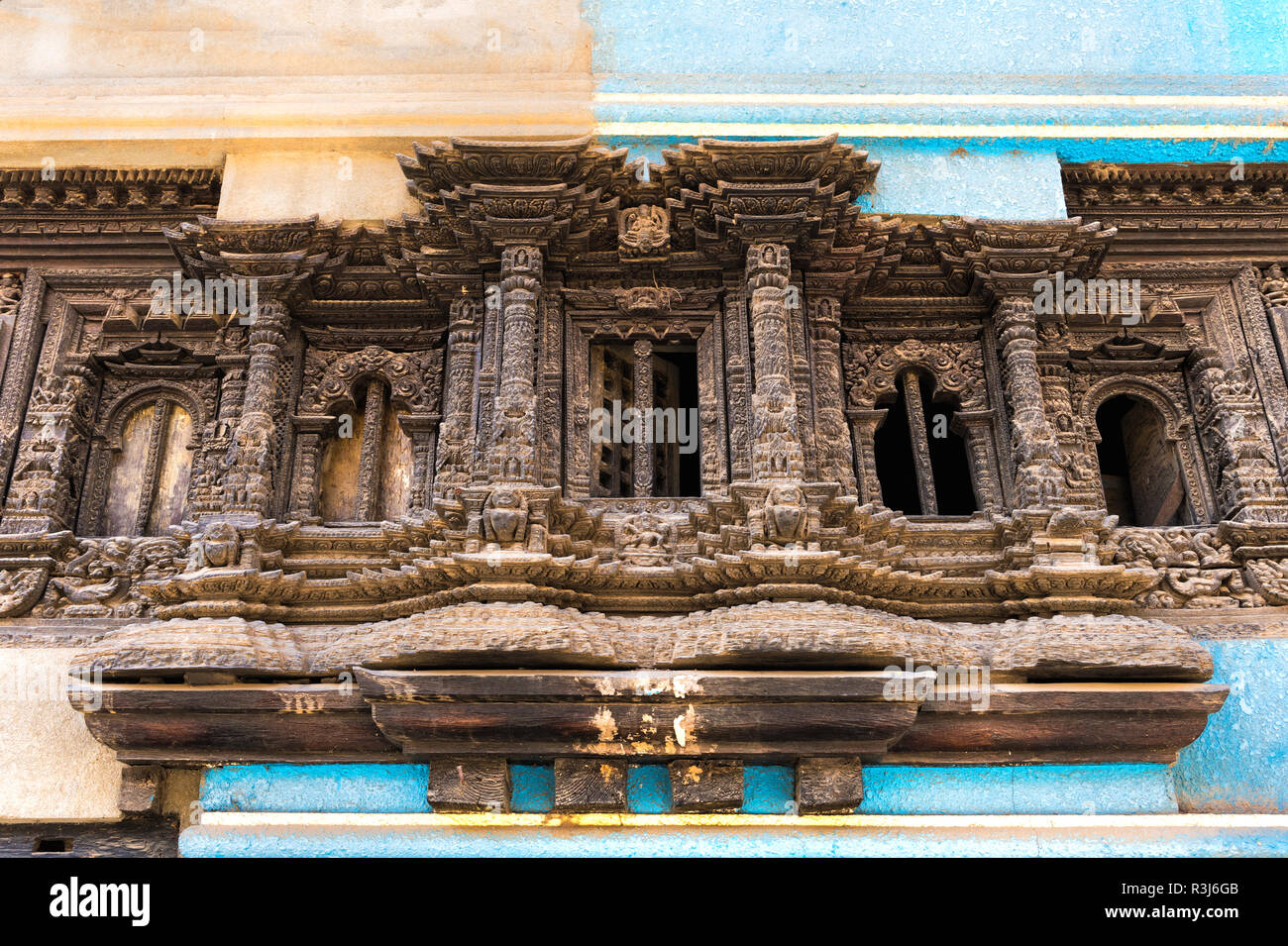 Fenêtres en bois sculpté, le Népal Kirtipur, Banque D'Images
