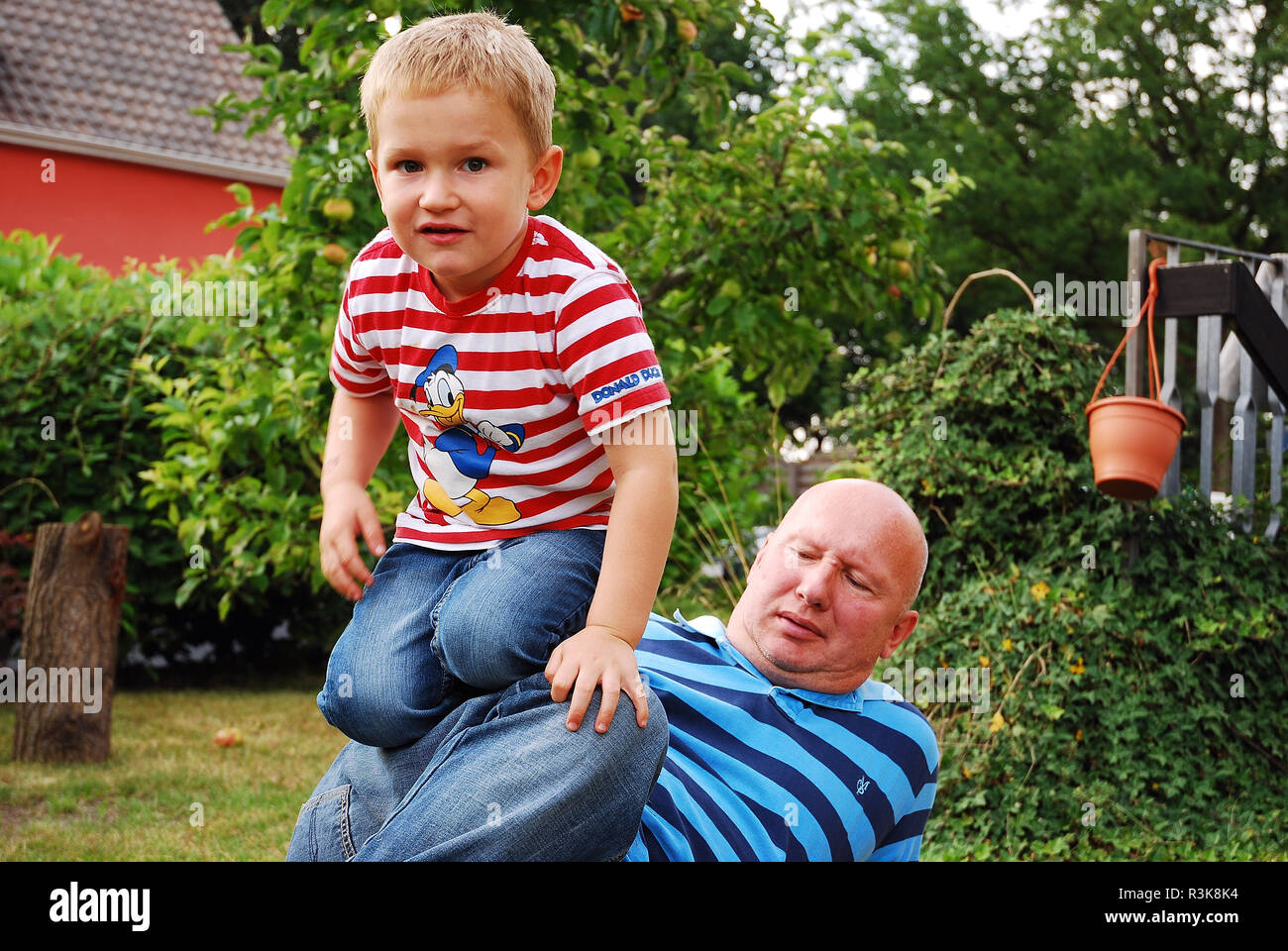 Dans le jardin de la famille Banque D'Images