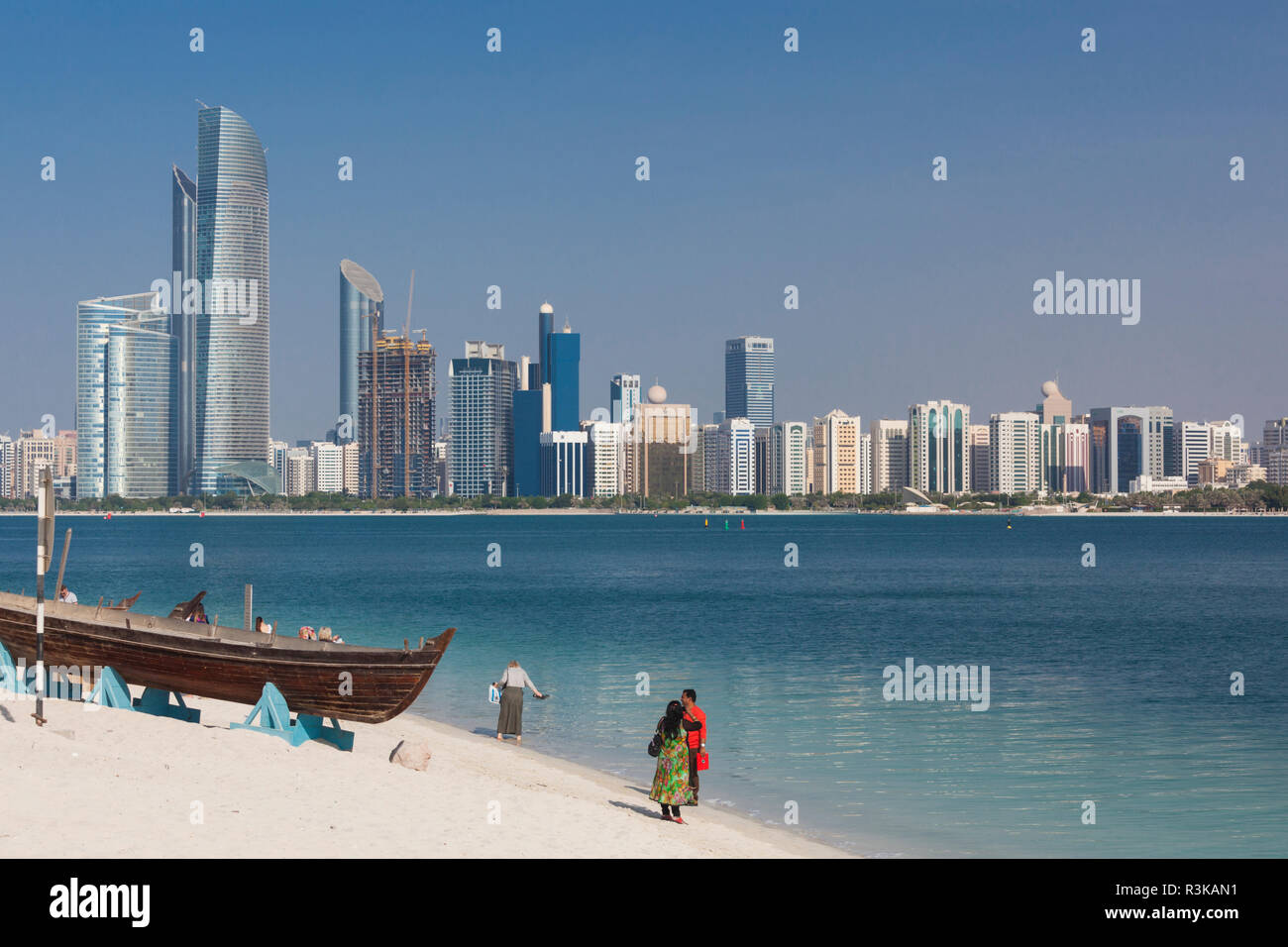 Émirats arabes unis, Abu Dhabi. Sur les toits de la ville le long de la Corniche Banque D'Images