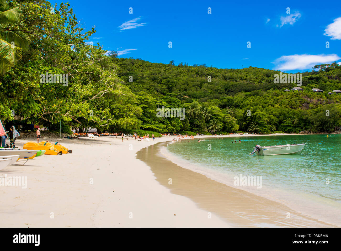 Plage de Port Launay, le parc marin de Port Launay, Mahé, République des Seychelles, océan Indien. Banque D'Images