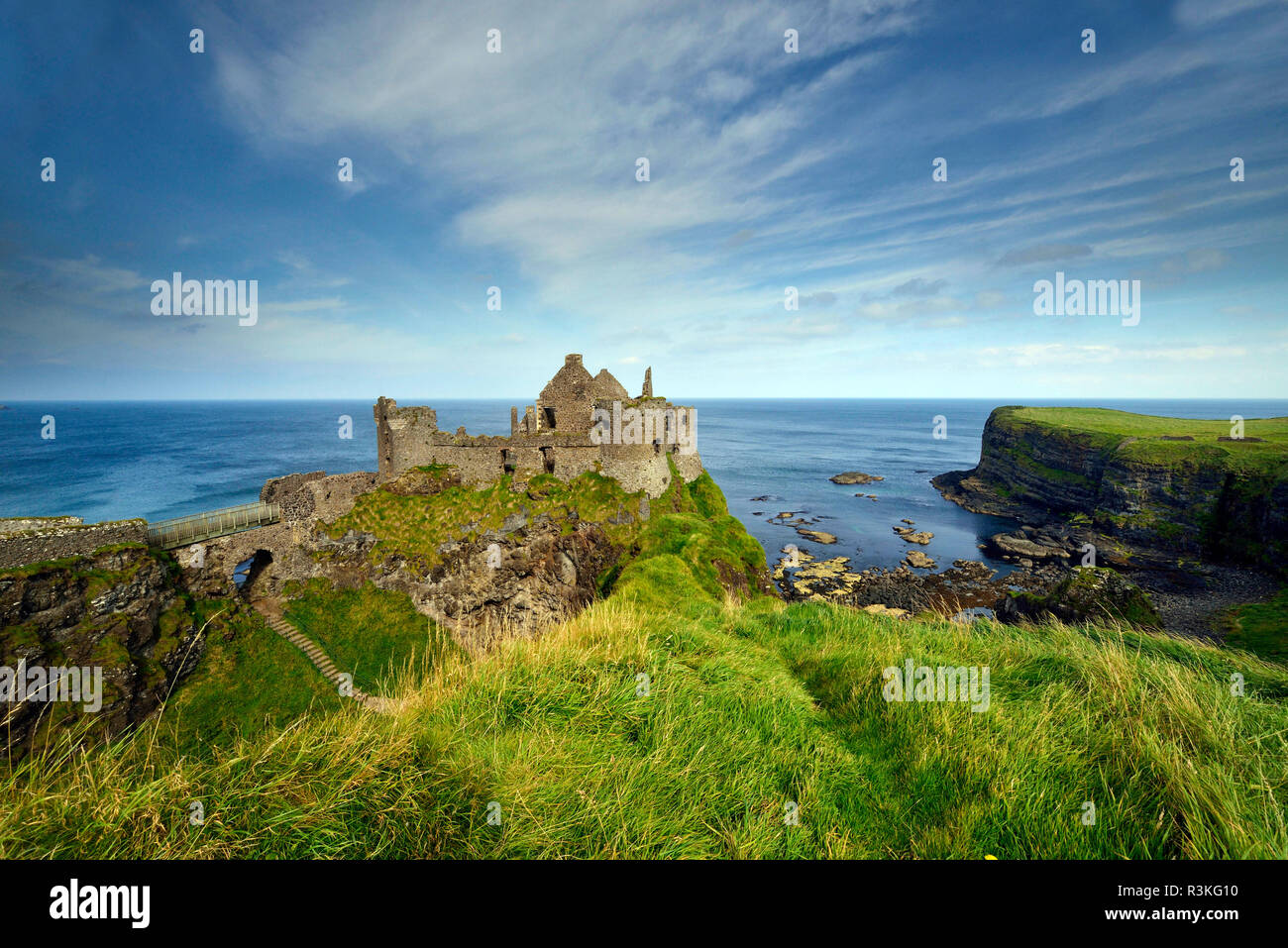 L'Irlande, l'Ulster, le comté d'Antrim, Bushmills : Château de Dunluce Castle, Pyke, Fer à Repasser, dans la série TV Game of Thrones Banque D'Images