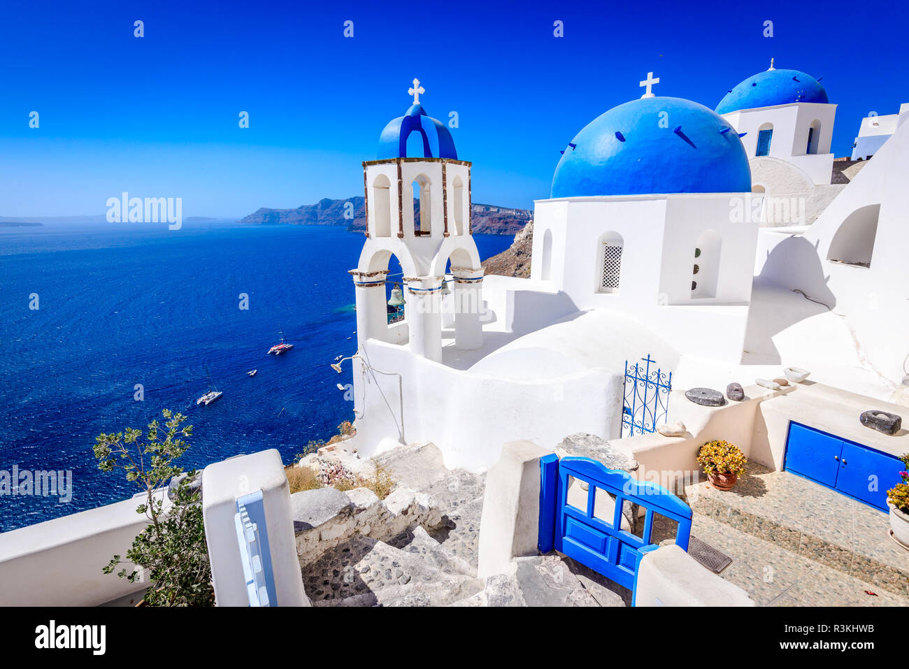 Oia, SANTORIN - Grèce. Célèbre attraction de village blanc avec des rues pavées, Îles Cyclades, Grèce mer Egéé. Banque D'Images