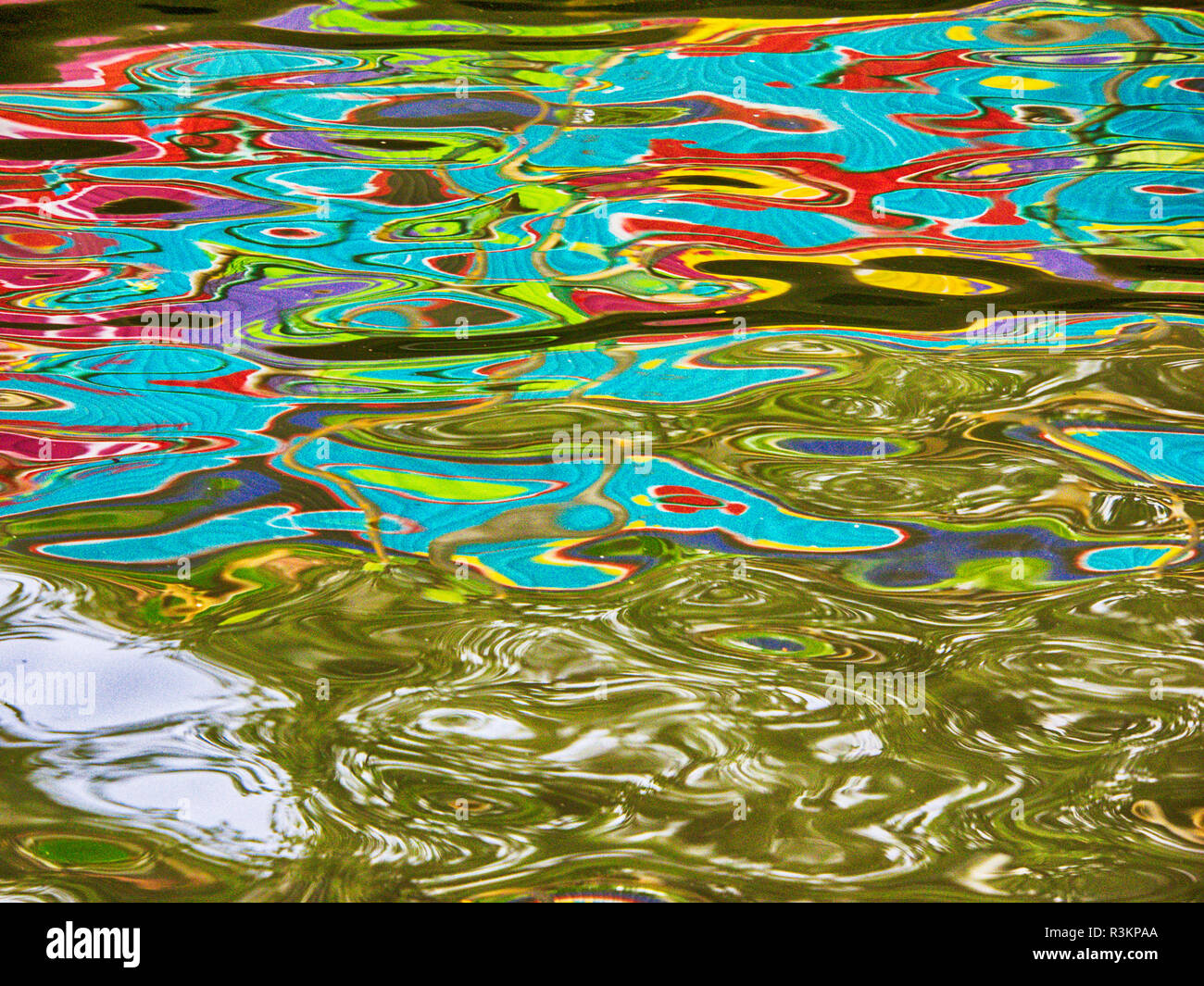 Sud-est de l'Asie, Thaïlande, Bangkok, le long des canaux de Bangkok de l'eau réflexions Banque D'Images