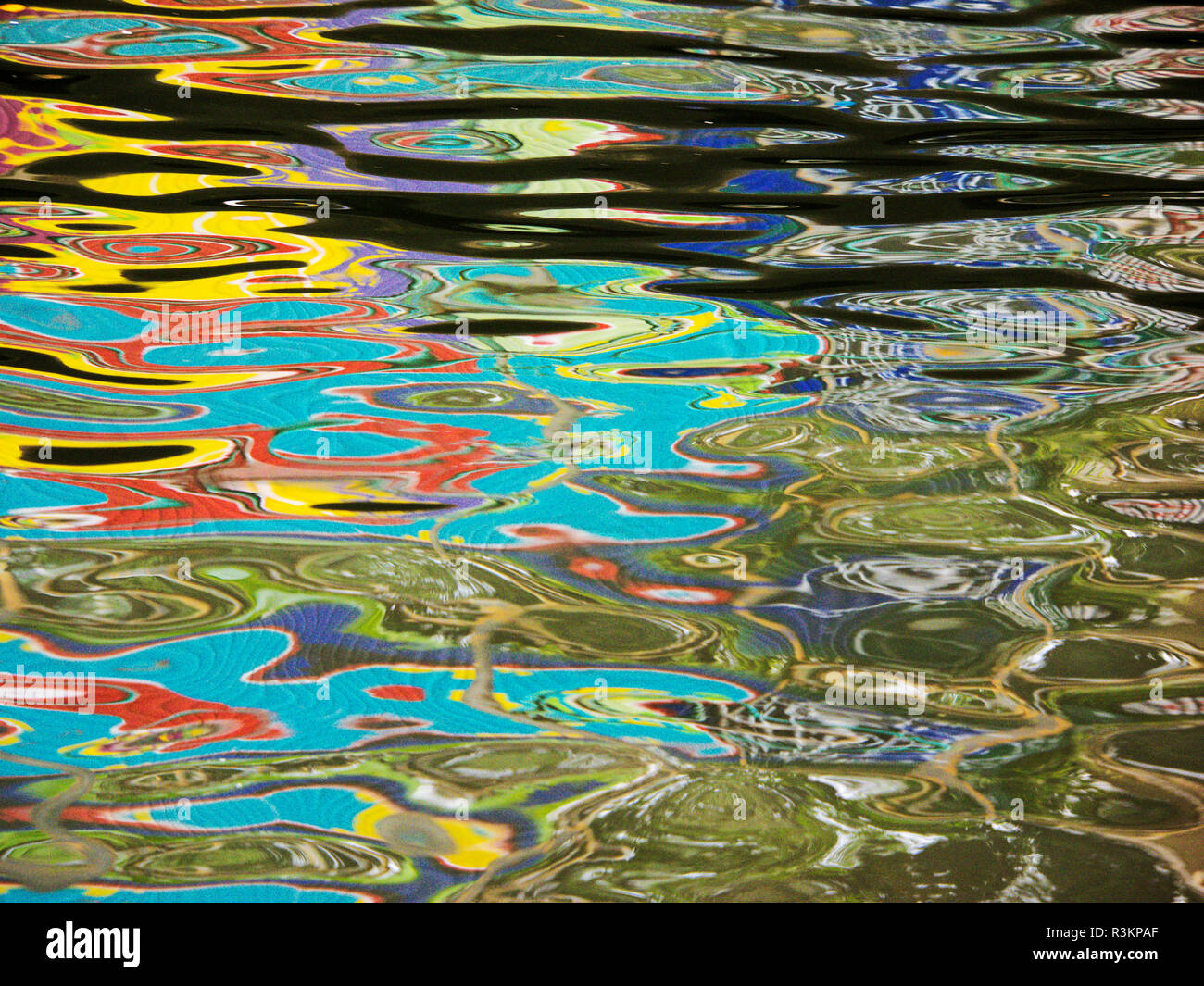 Sud-est de l'Asie, Thaïlande, Bangkok, le long des canaux de Bangkok de l'eau réflexions Banque D'Images