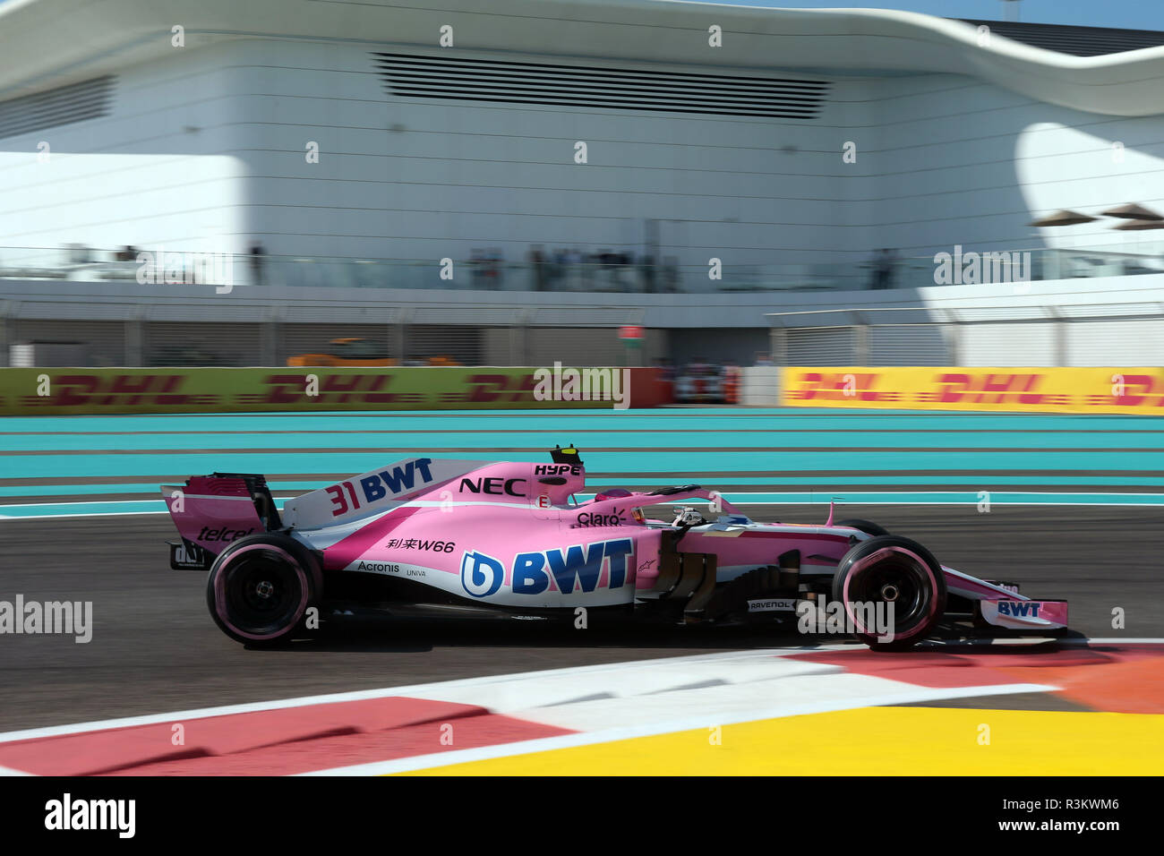 Abu Dhabi, EAU. 23 novembre, 2018. Sport Grand Prix de Formule 1 Abu Dhabi 2018 Dans le pic : Esteban Ocon (FRA) Point de course F1 Force India VJM11 Crédit : LaPresse/Alamy Live News Banque D'Images