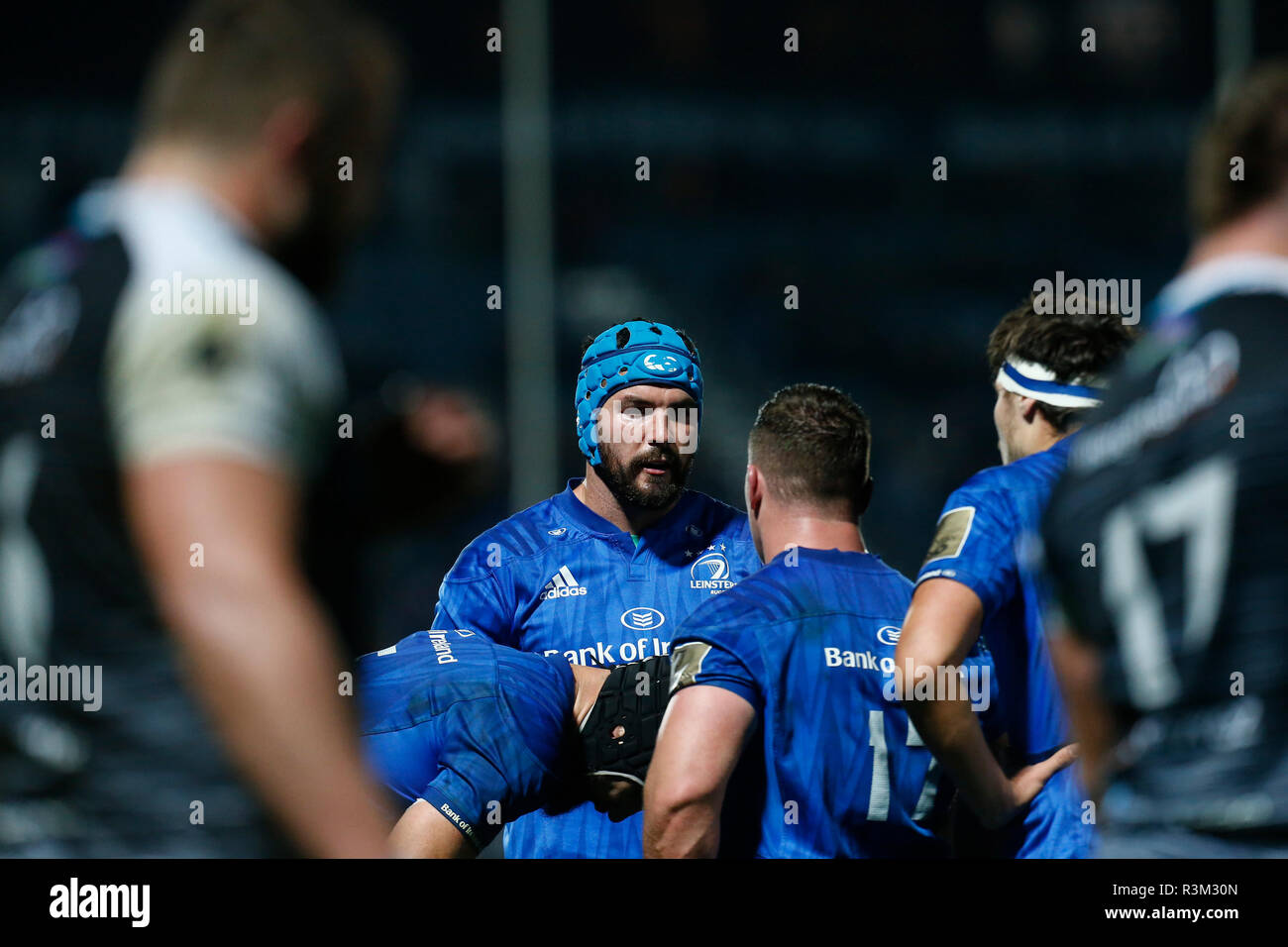 RDS Arena, Dublin, Irlande. 23 Nov, 2018. Pro14 Guinness rugby, Leinster contre Ospreys ; Mick Kearney de Leinster se prépare pour le redémarrage du jeu : Action Crédit Plus Sport/Alamy Live News Banque D'Images