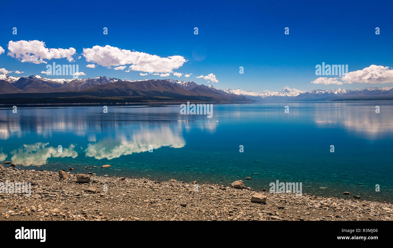 Le lac Pukaki et Mont Cook dans les Alpes du Sud, Canterbury, île du Sud, Nouvelle-Zélande Banque D'Images