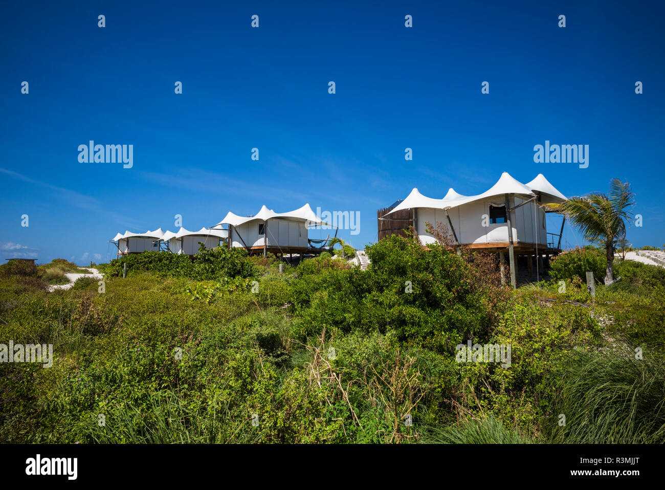 Îles Vierges britanniques, Anegada. Os Bight Beach, Anegada Beach Resort, Beach bungalows Banque D'Images