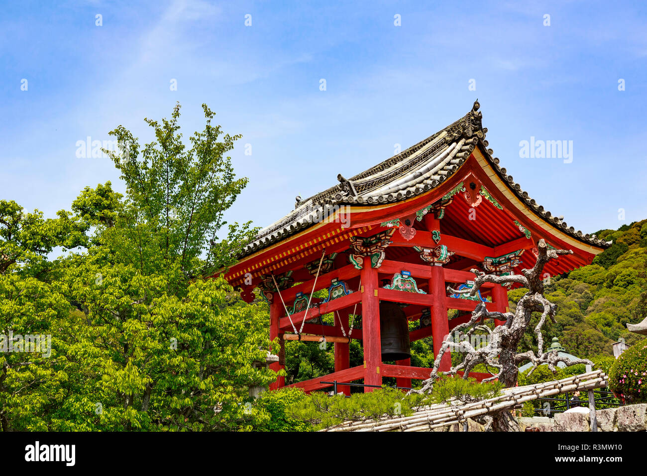 Kyoto, Japon. Le clocher de Temple Kiyomizu-dera, Site du patrimoine mondial de l'UNESCO Banque D'Images