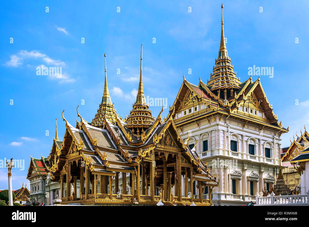 Bangkok, Thaïlande. Chakri Mahaprasat Hall, Wat Phra Kaew, Grand Palais, le Temple du Bouddha d'Emeraude Banque D'Images