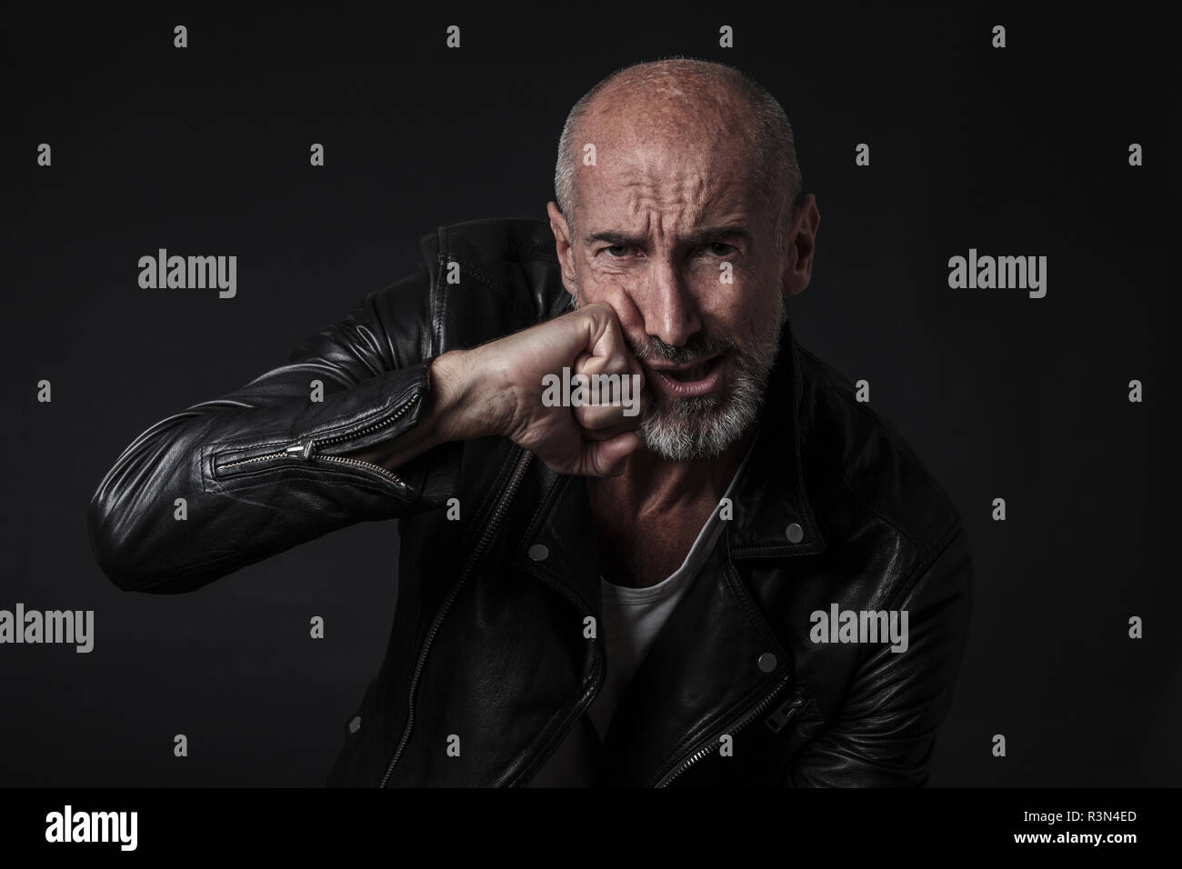 Actor with a beard Banque de photographies et d'images à haute résolution -  Alamy
