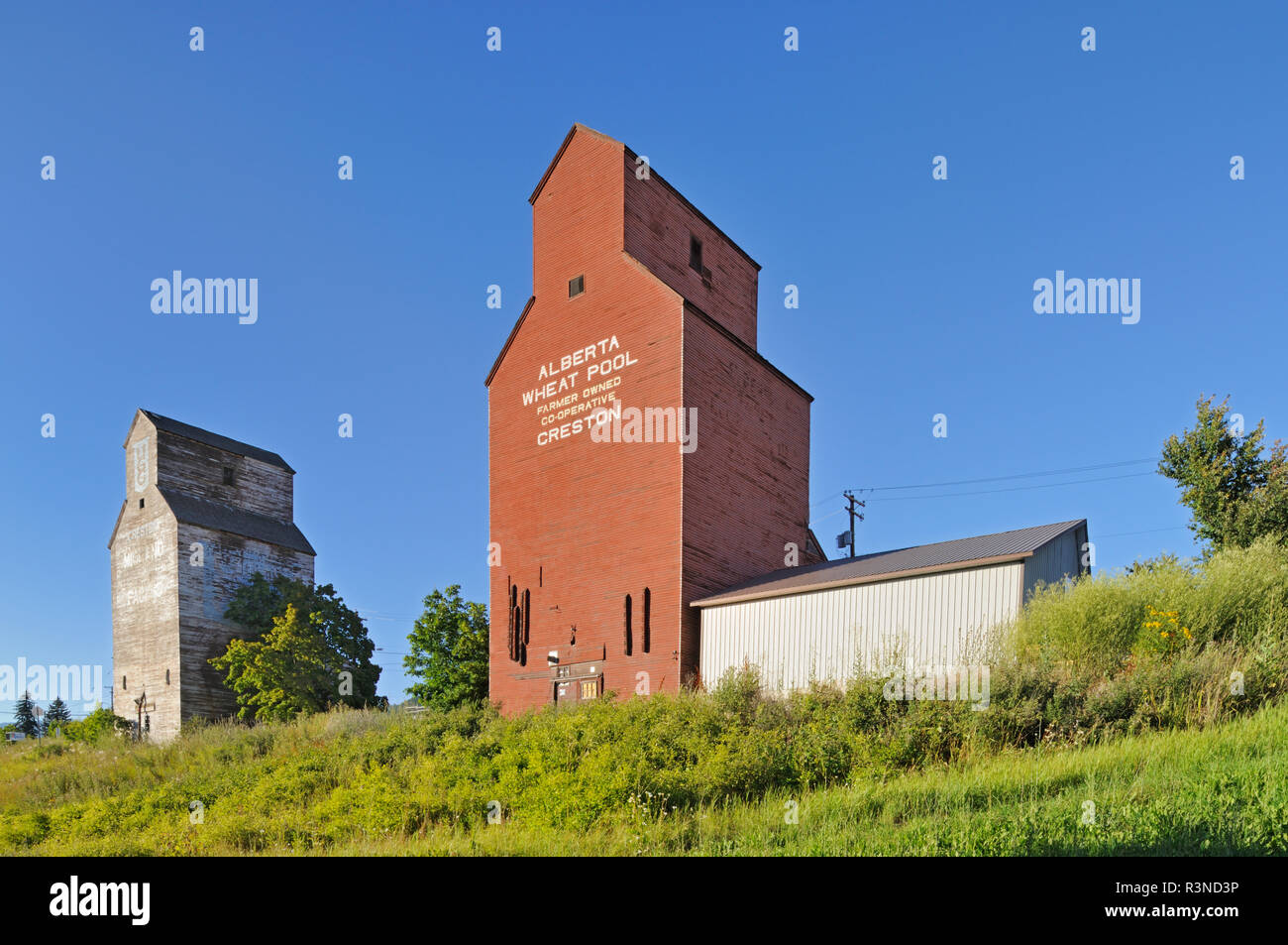 Le Canada, la Colombie-Britannique, Creston. Deux silos à grains. Banque D'Images