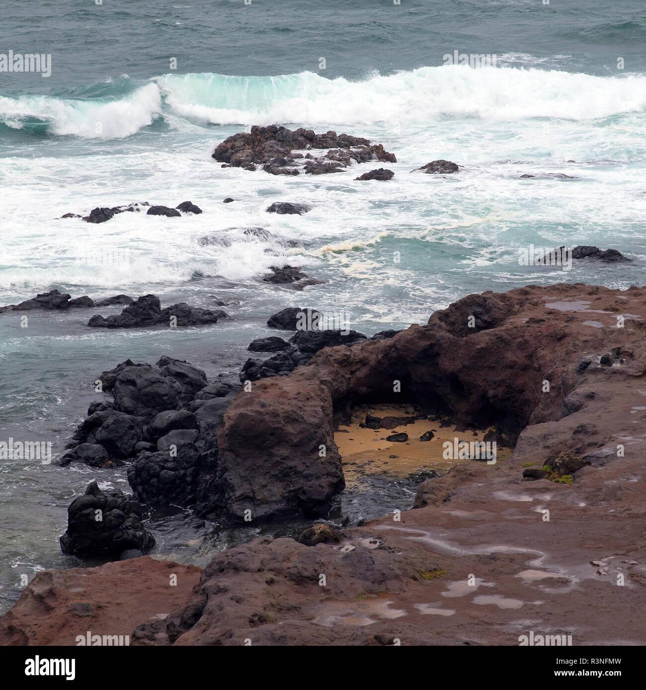 La pierre de lave libre sur la rive de l'île de Maui Banque D'Images La pierre de lave libre sur la rive de l'île de Maui Banque D'Images