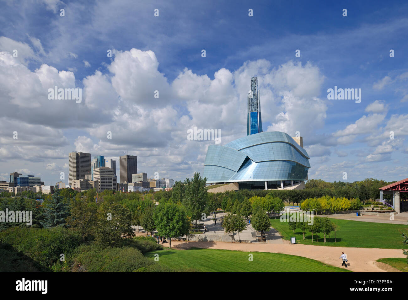 Canada, Manitoba, Winnipeg. Le centre-ville et le Musée canadien pour les droits de l'homme. Banque D'Images