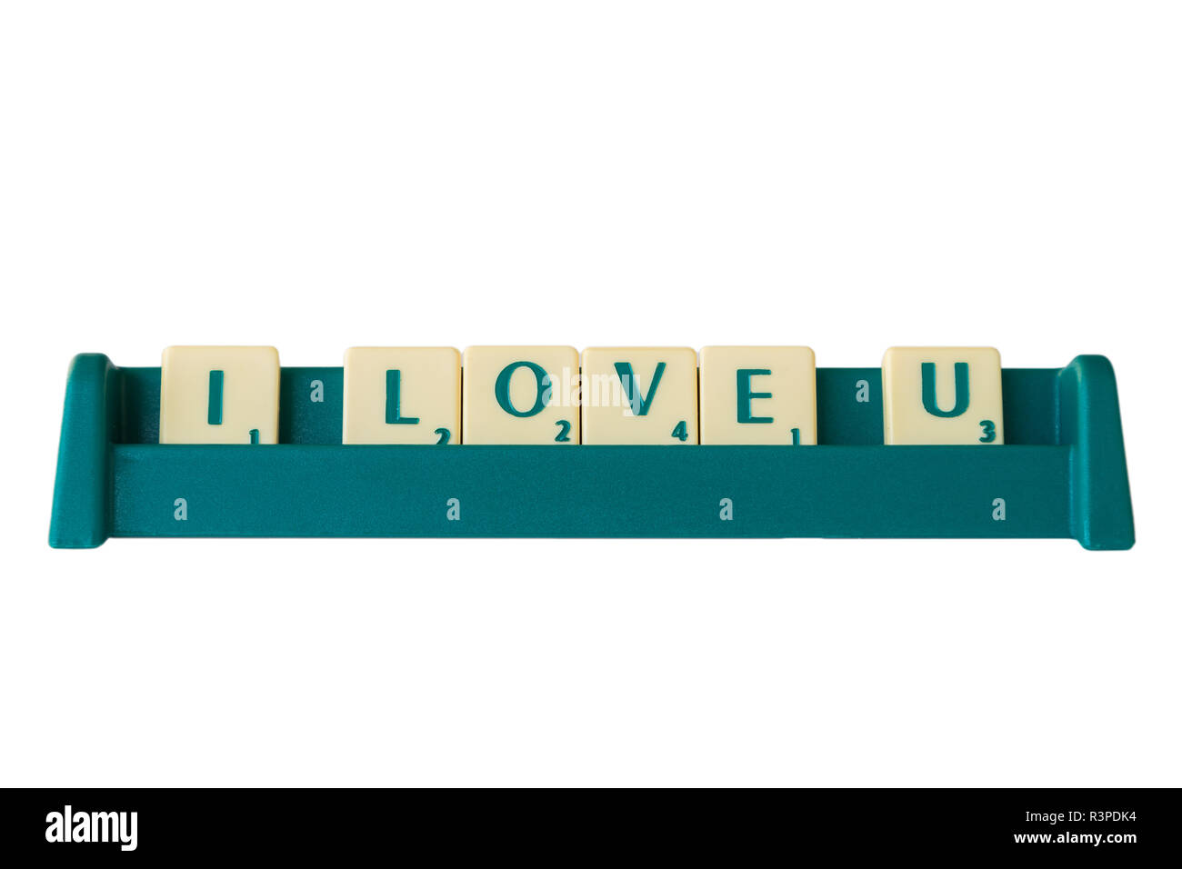 Jeu de Scrabble lettres avec valeur score sur un support formant la phrase 'J'aime'. Isolé sur fond blanc. Banque D'Images