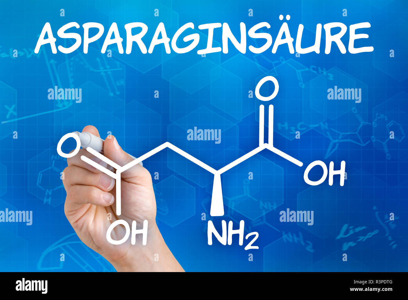 La main avec un crayon dessine la formule structurelle chimique de l'acide aspartique Banque D'Images