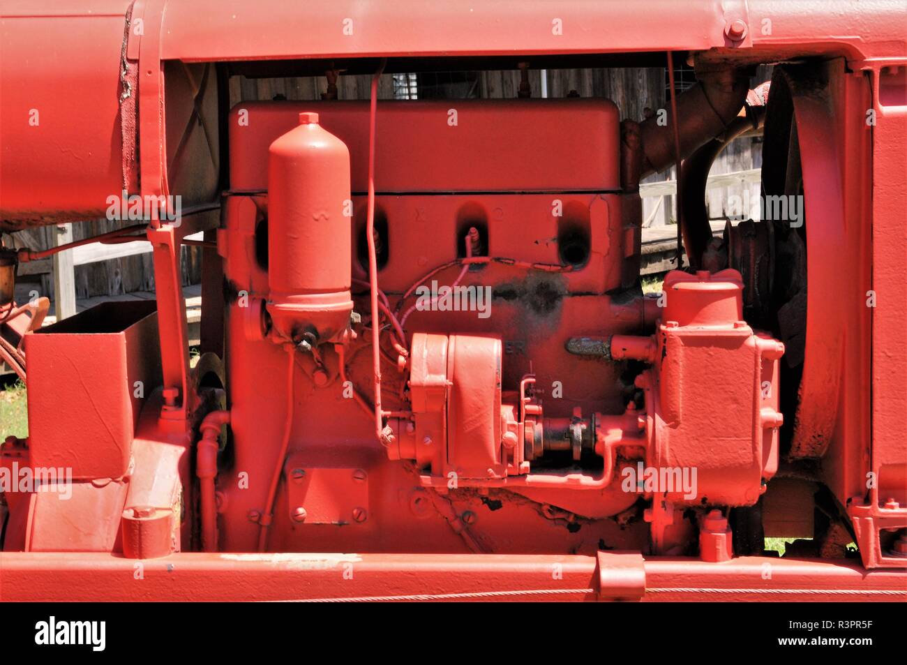 Vieux tracteur McCormick Deering Farmall avec roues en acier Banque D'Images