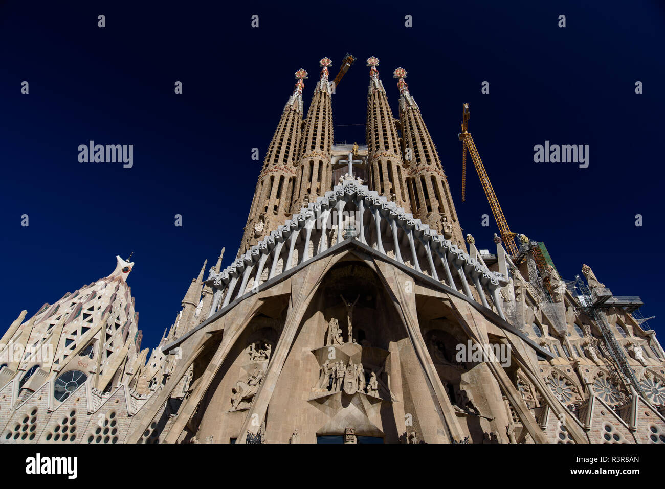 Façade de la passion de la Sagrada Familia, la cathédrale conçue par Gaudi à Barcelone, Espagne Banque D'Images