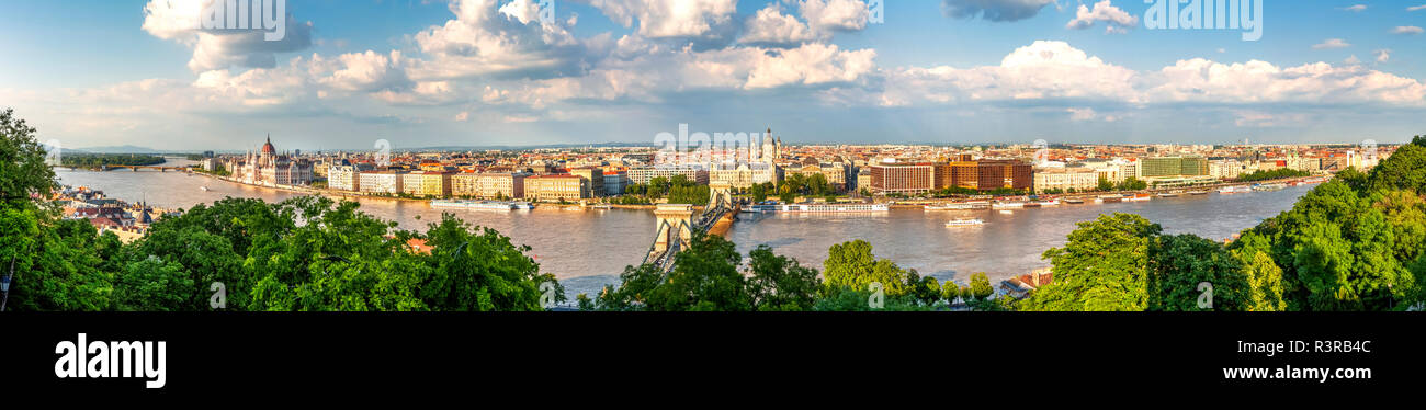 La Hongrie, Budapest, vue sur Buda de Pest, Panorama Banque D'Images