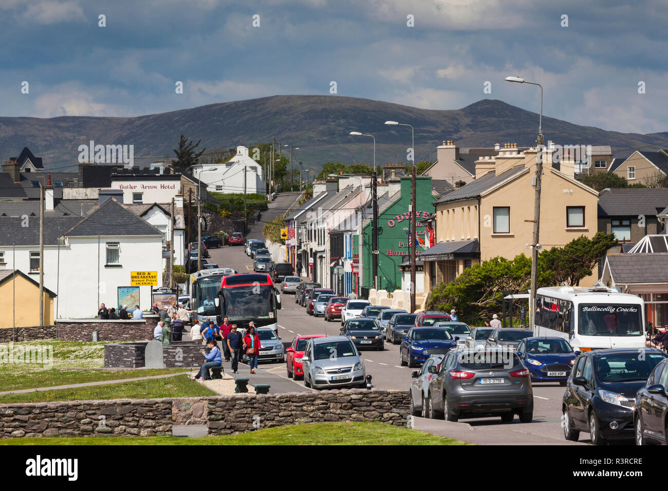 L'Irlande, le comté de Kerry, l'Anneau du Kerry, Waterville, ville côtière view Banque D'Images