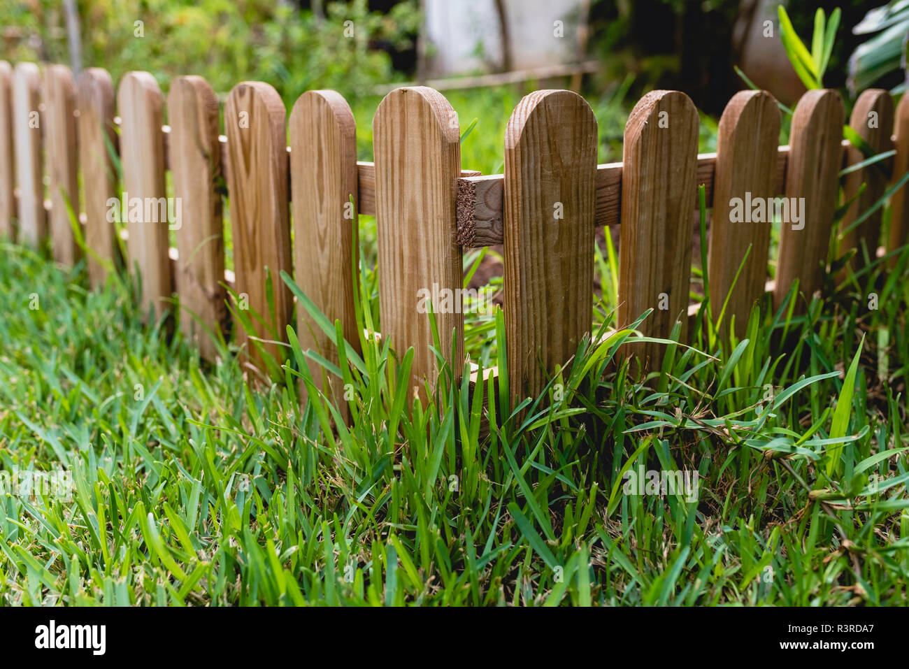 Tiardey Lot De 2 Mini Clôtures En Bois Blanc - 5x90 Cm - Pliable Et Découpable - Pour Jardin, Bonsaï, Maison De Poupée, Déco DIY Accessoire Bonsaï Maison Poupée