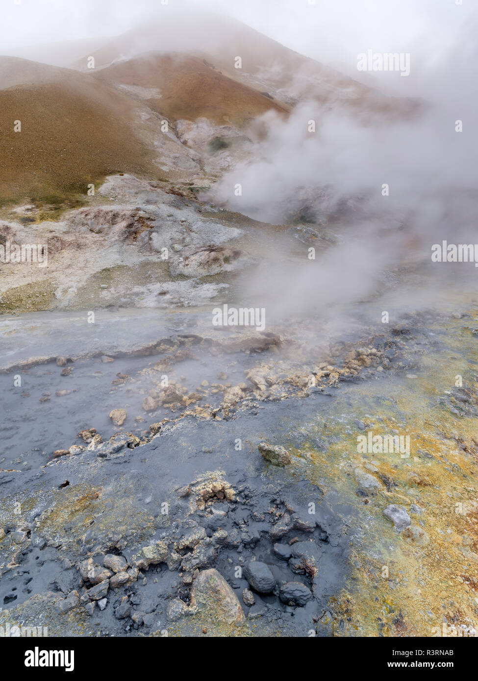 Zone géothermique dans les montagnes de Hveradalir Kerlingarfjoll dans les Highlands de l'Islande. Banque D'Images