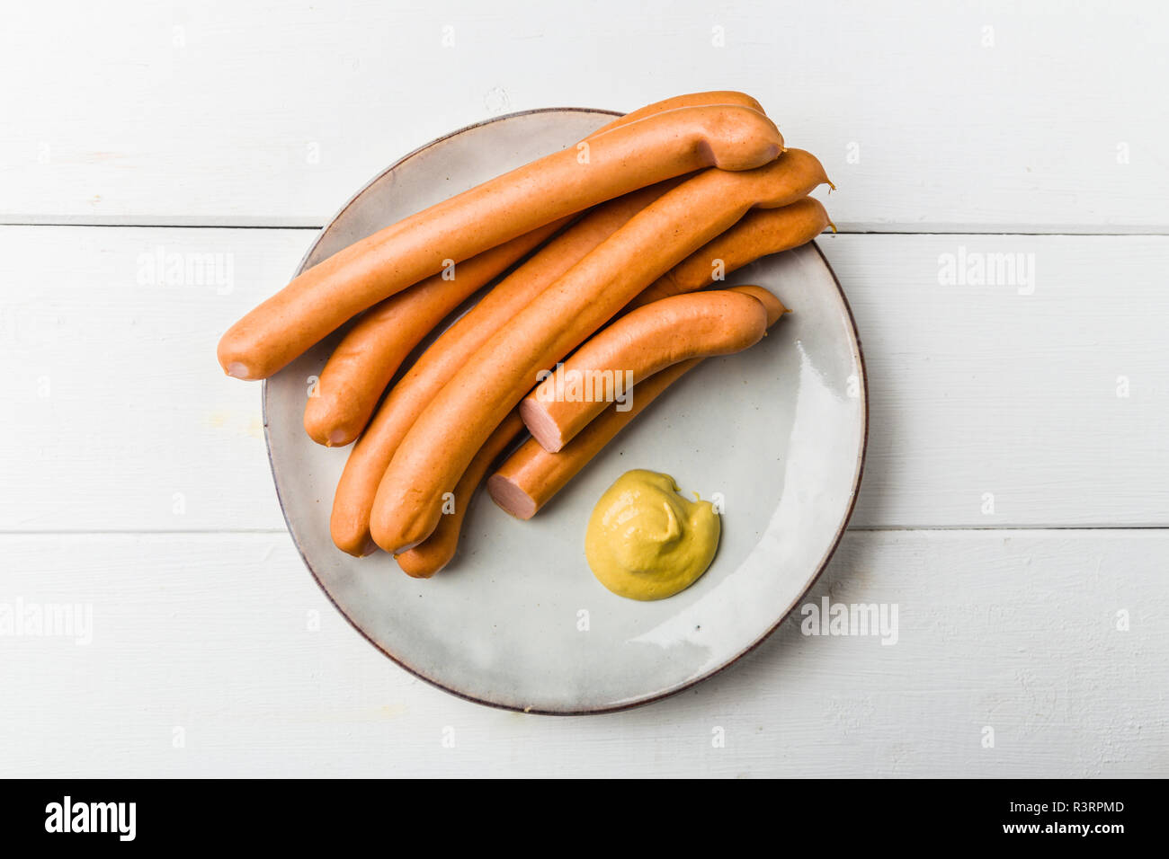 Saucisses de Vienne avec de la moutarde Banque D'Images