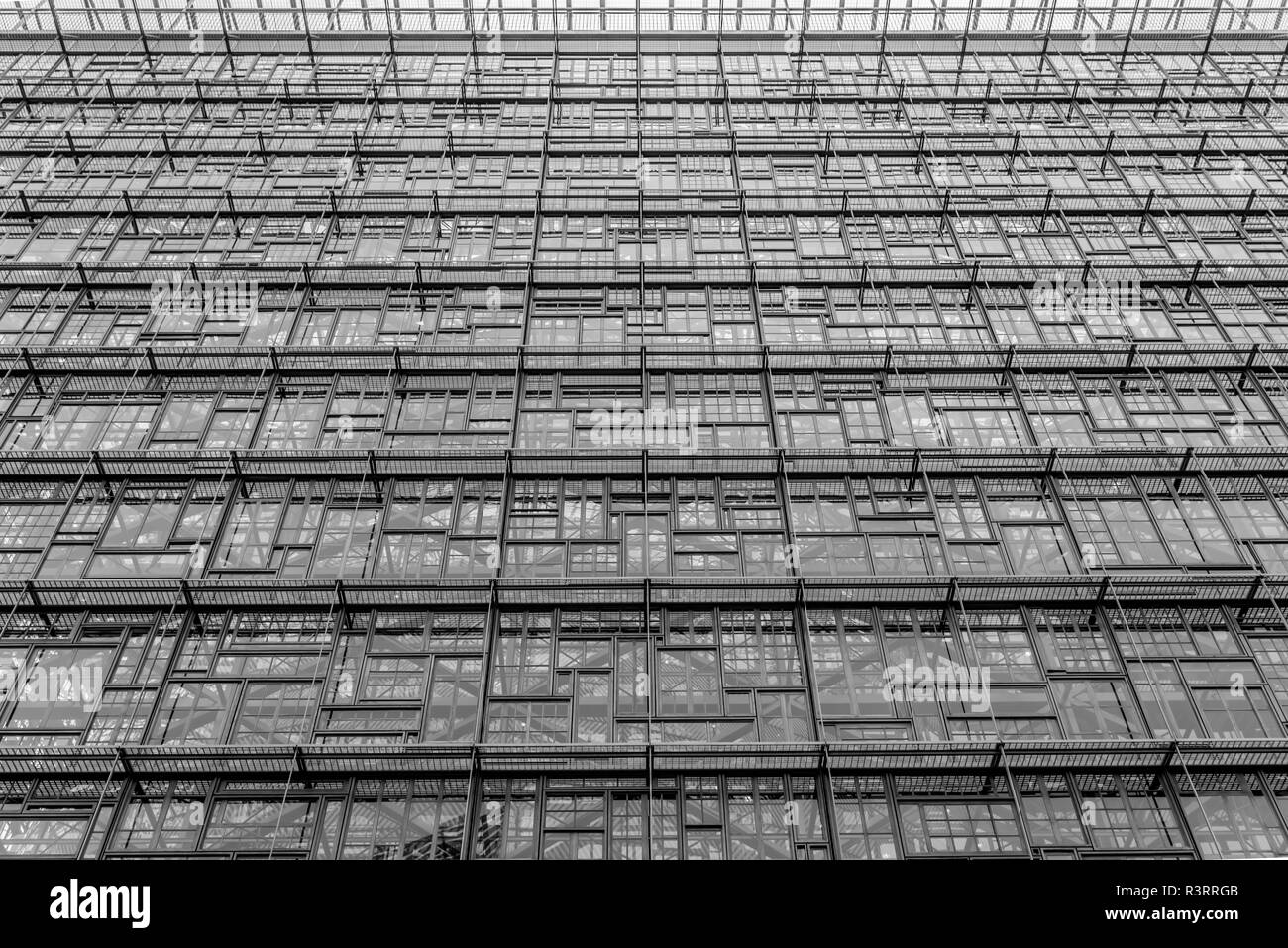 Résumé photo de la maison de l'Europe, montrant les fenêtres recyclées Banque D'Images