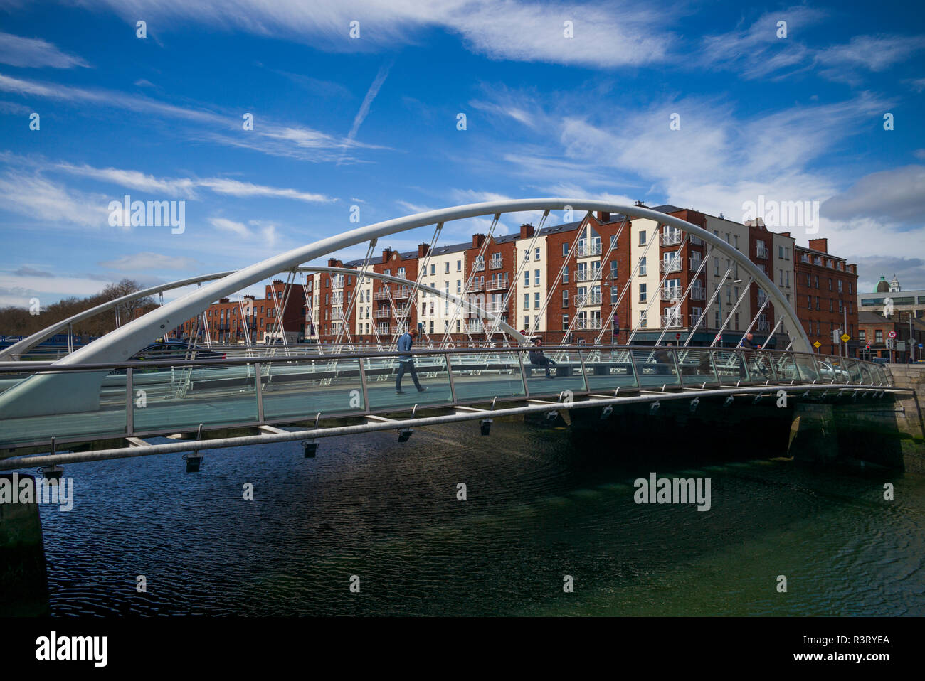 L'Irlande, Dublin, James Joyce Bridge, Santiago Calatrava, architecte Banque D'Images