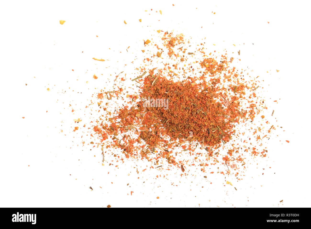 Épices mixte isolé sur fond blanc. Fenouil Ail paprika poivre carottes céleri persil, basilic, marjolaine, l'oignon Banque D'Images