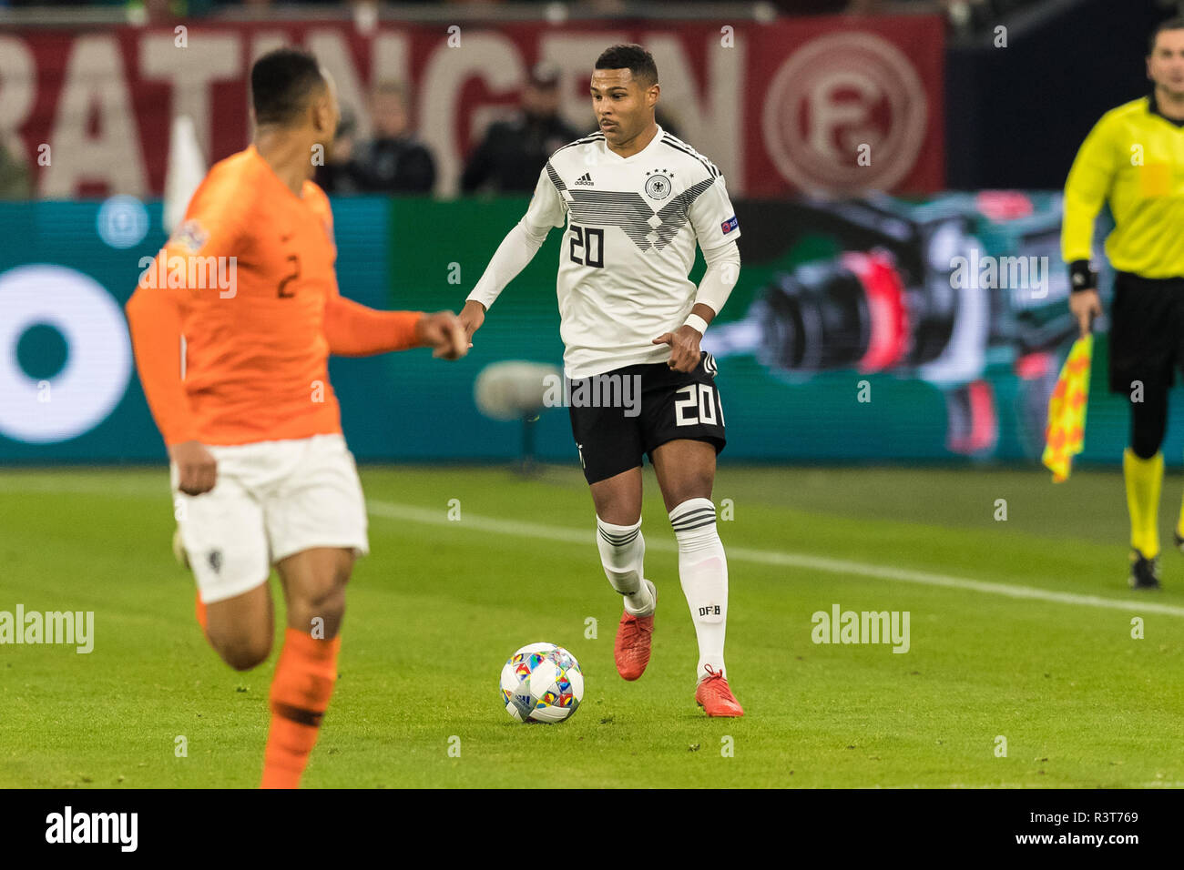 Gelsenkirchen, Allemagne 18 novembre 2018 Nations Unies - l'UEFA Ligue Allemagne Pays-Bas Serge Gnabry d'Allemagne Banque D'Images