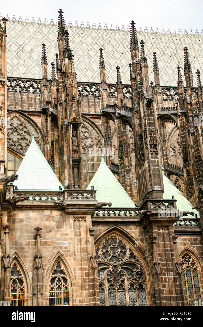 La Cathédrale Métropolitaine de Saint Vitus, Venceslas et Adalbert dans le complexe du château de Prague, République tchèque. Banque D'Images