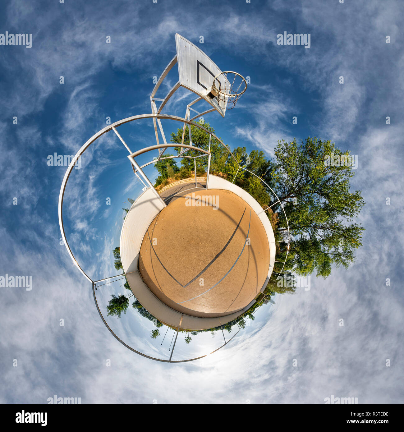 Terrain de basket-ball, petite planète Banque D'Images