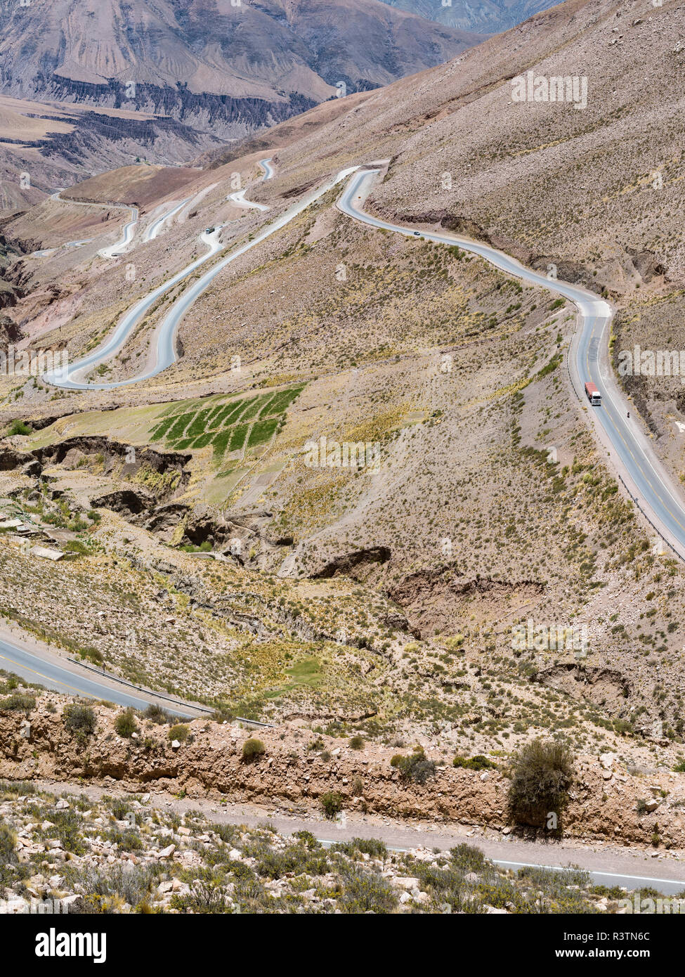 Route nationale RN 52, la route de montagne Cuesta del Lipan escalade jusqu'à Abra de Potrerillos. L'Amérique du Sud, Argentine Banque D'Images