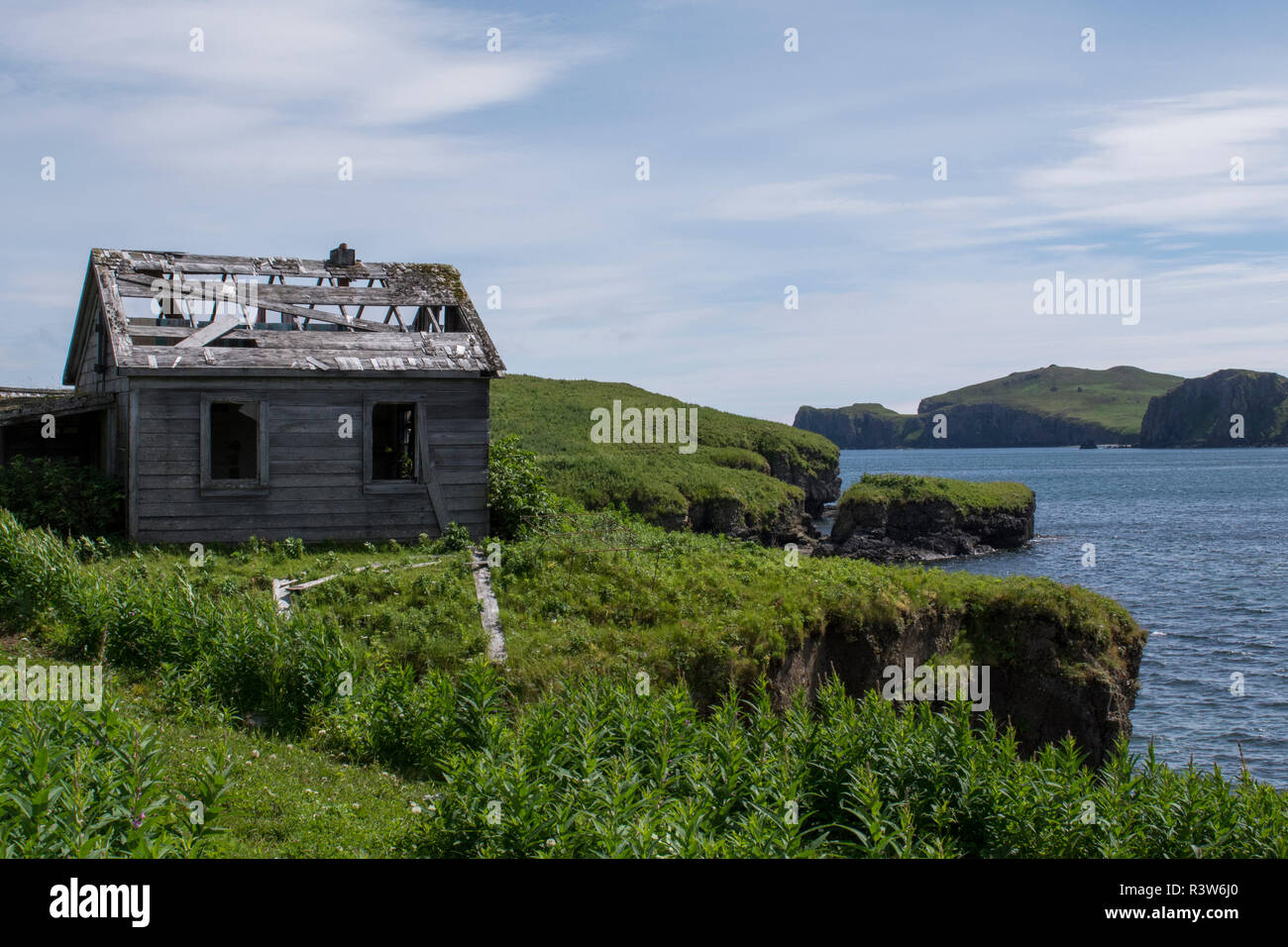 L'Alaska, les îles Aléoutiennes, l'Île Unga Unga, Village, village minier d'or abandonnées. Banque D'Images