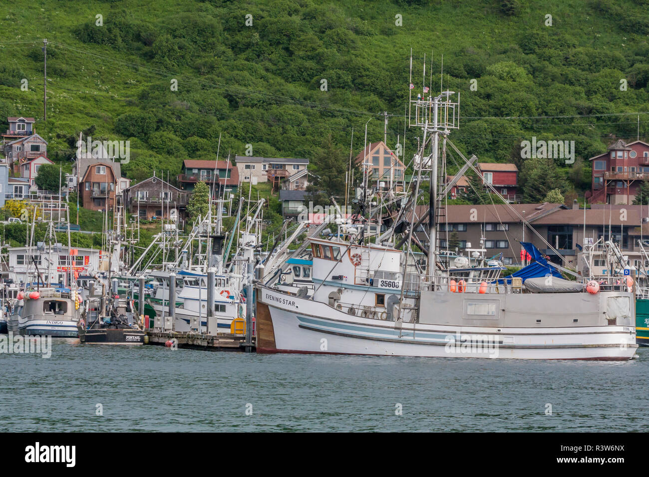 Fishing boat kodiak dock Banque de photographies et d’images à haute