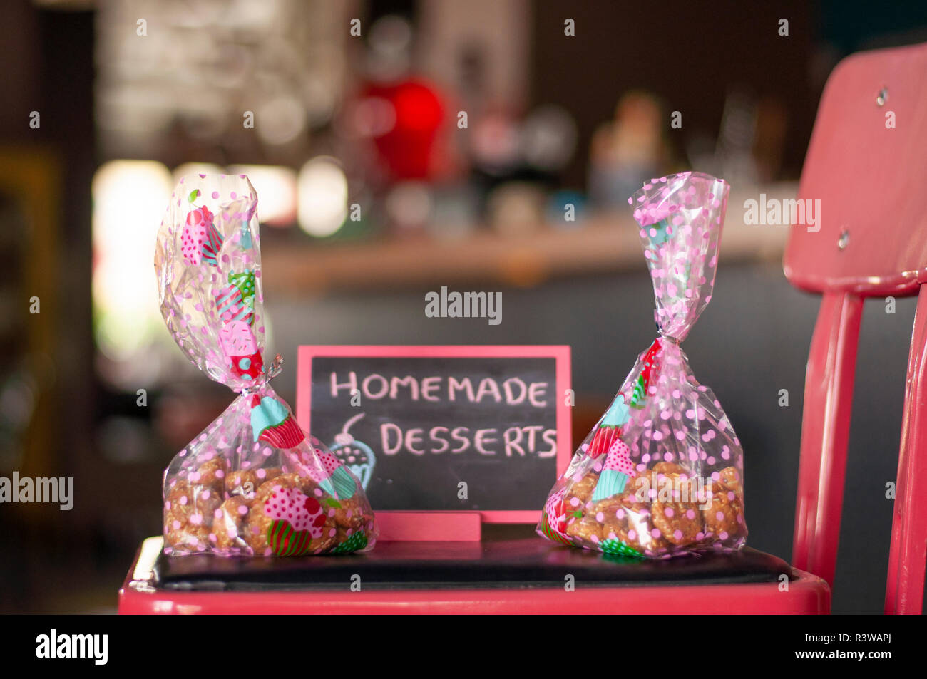 Petits biscuits dans des forfaits spéciaux pour les jours spéciaux Banque D'Images