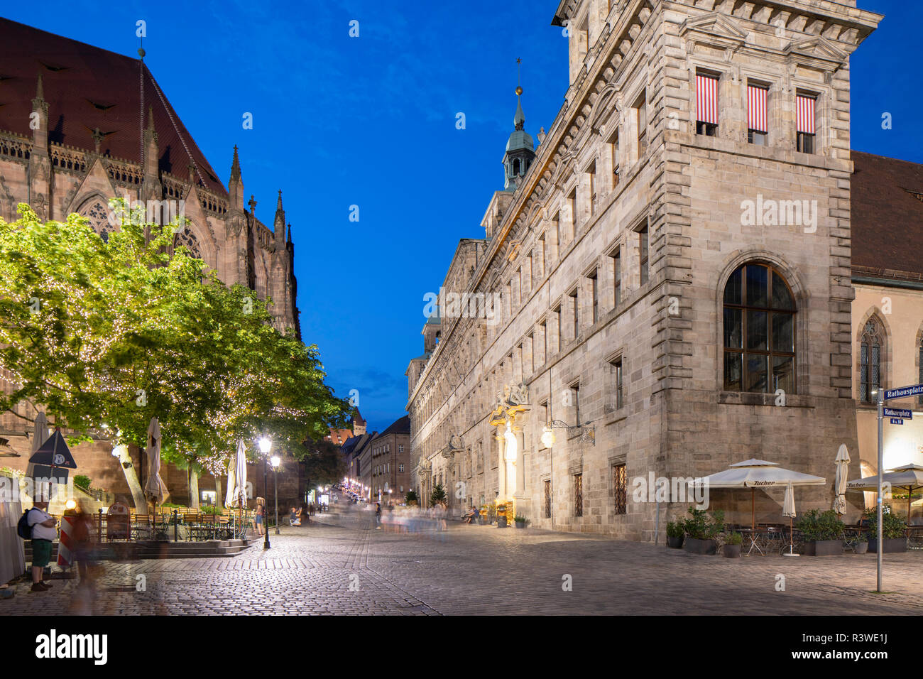 Hôtel de ville (Rathaus) au crépuscule, Nuremberg, Bavière, Allemagne Banque D'Images