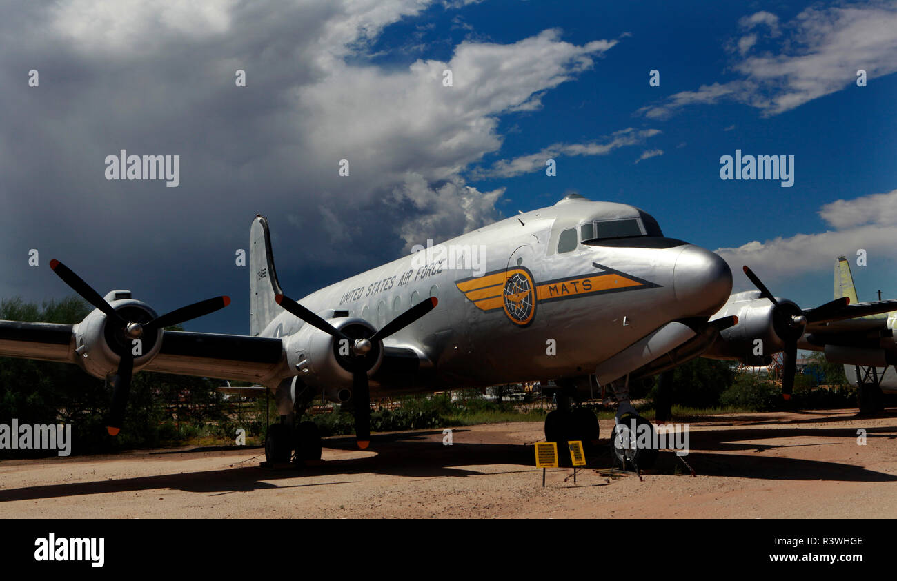 McDonald Douglas C 54 ,(4) DC civiles au Pima Air and Space Museum à Tucson, Arizona. Banque D'Images