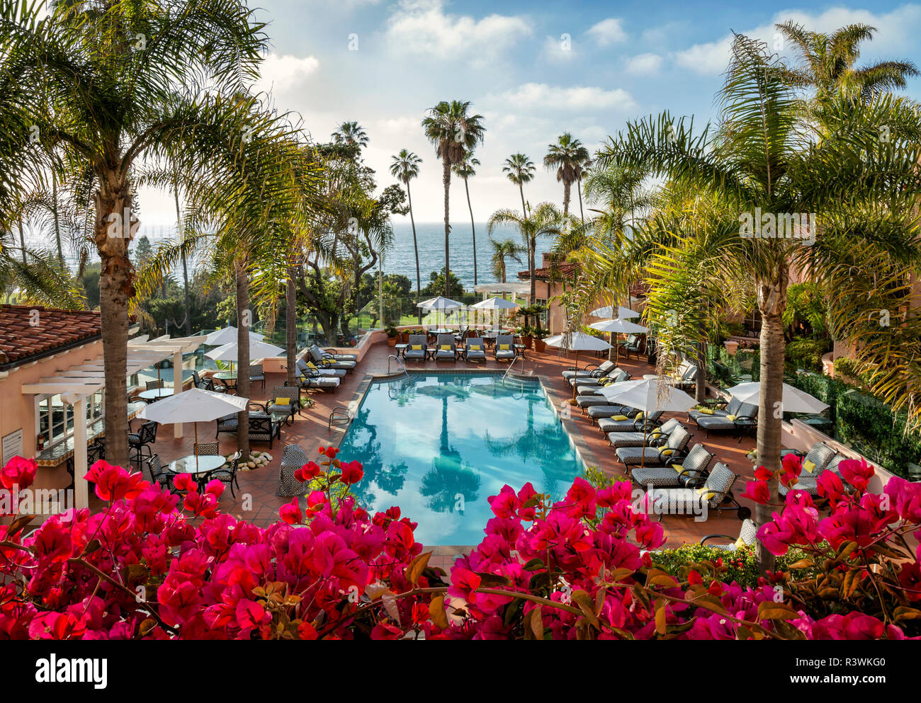 États-unis, Californie, La Jolla. Vue sur la piscine lors de l'historique La Valencia Hotel (usage éditorial uniquement) Banque D'Images