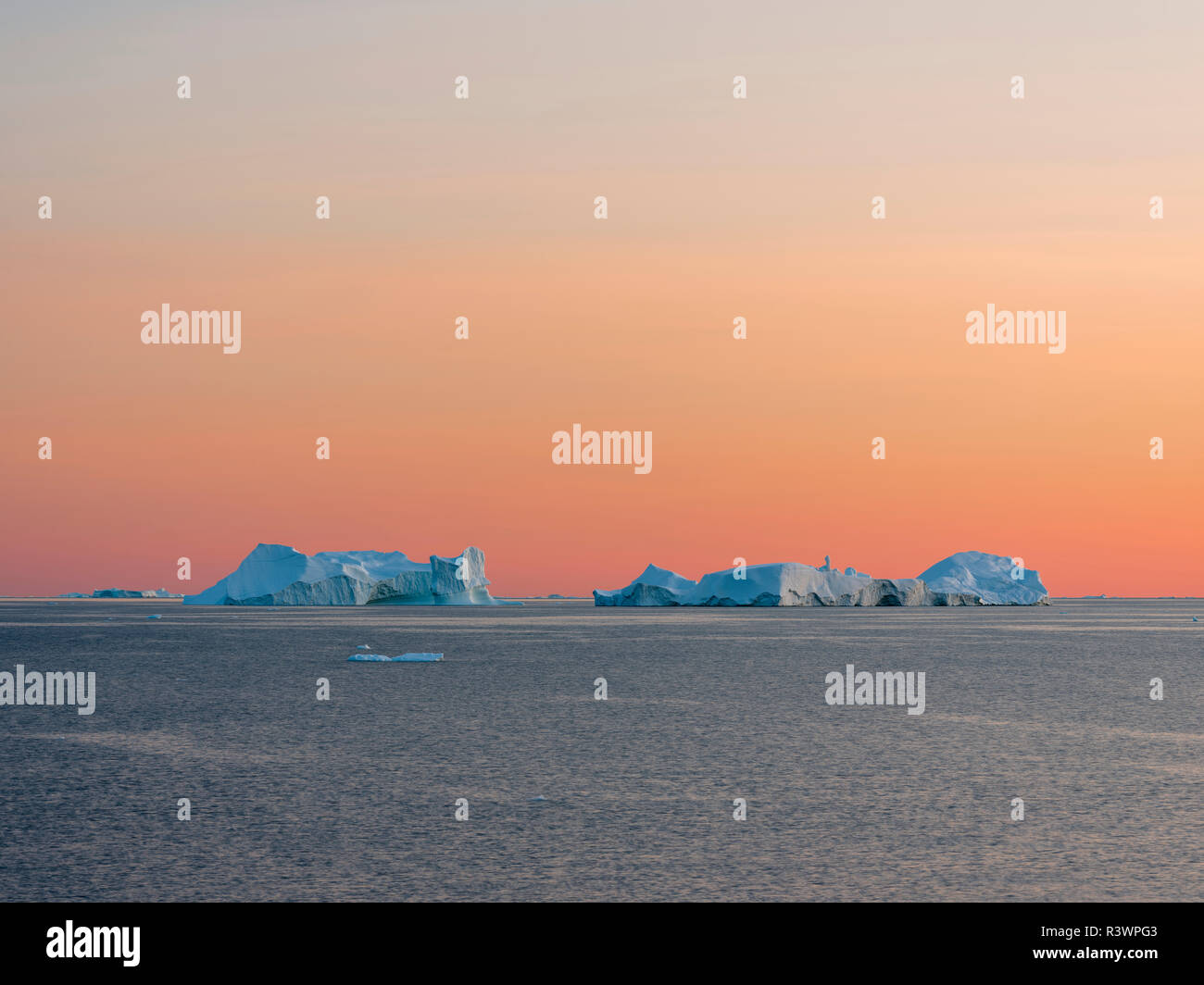 Les icebergs dans la baie de Disko. Oqaatsut village Inuit (autrefois appelé Rodebay) situé au Groenland, Danemark Banque D'Images