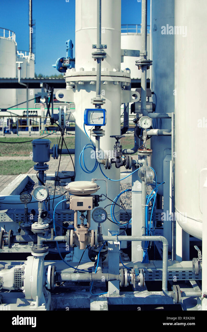 Jauge de pression psi mètre de tuyau et soupapes du circuit d'huile Banque D'Images