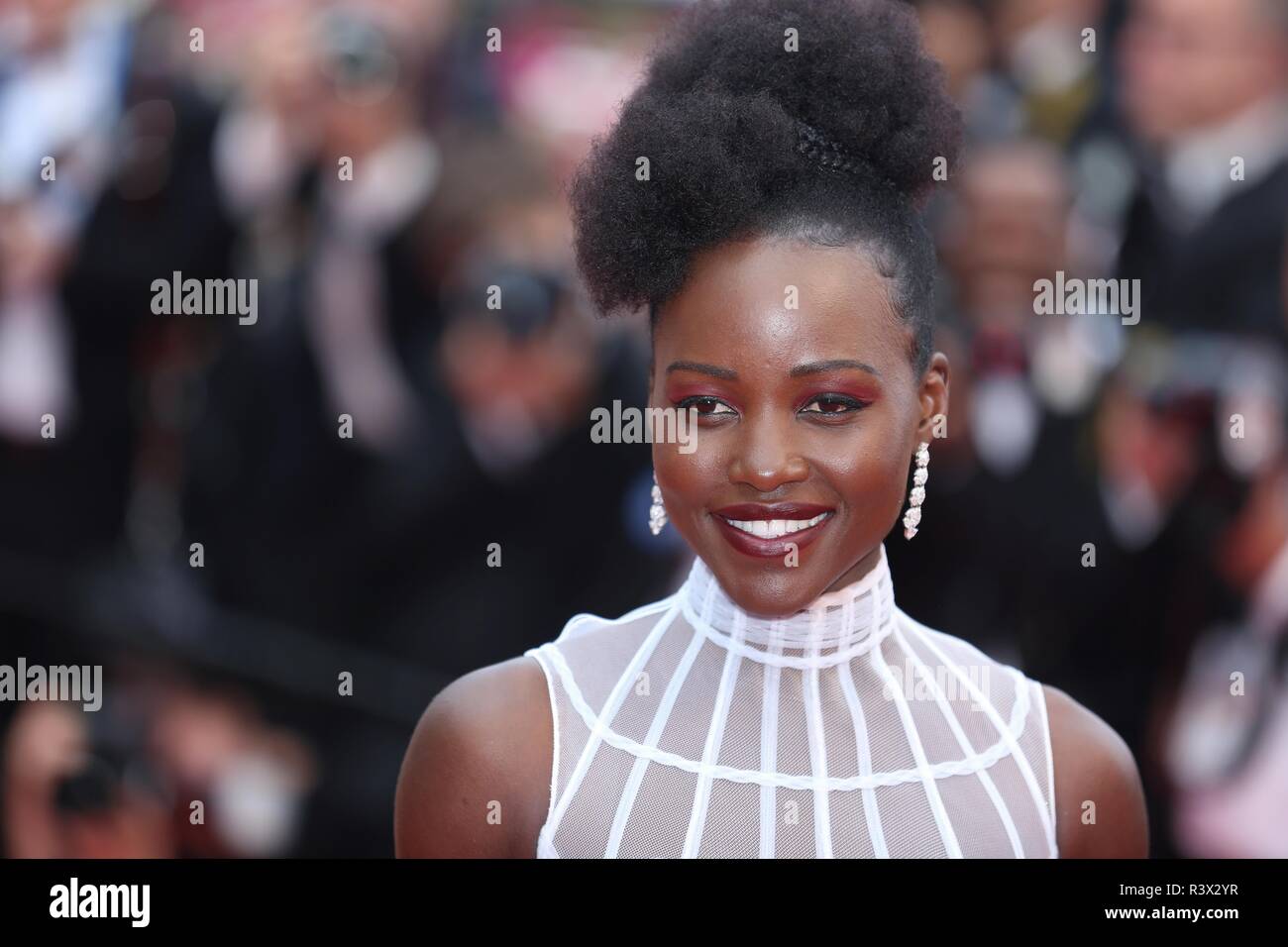 CANNES, FRANCE - 10 MAI 2018 : Lupita Nyong'o sur le tapis rouge pour le 'Sorry Angel' projection au Festival de Cannes (Photo par Mickael Chavet) Banque D'Images