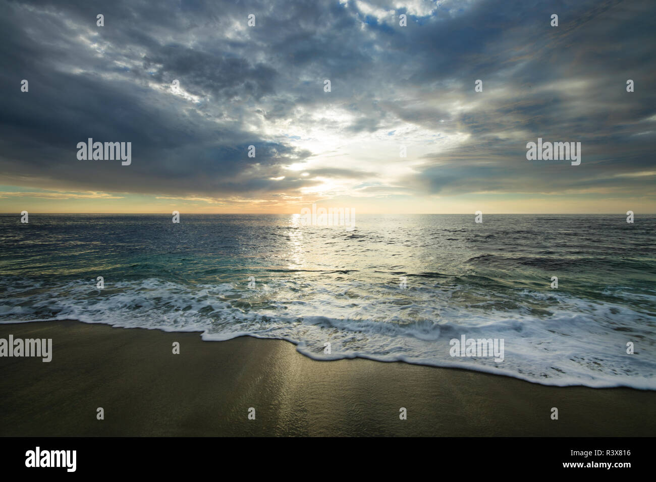 États-unis, Californie, La Jolla. Coucher de soleil sur la plage. En tant que crédit : Christopher Talbot Frank / Jaynes Gallery / DanitaDelimont.com Banque D'Images