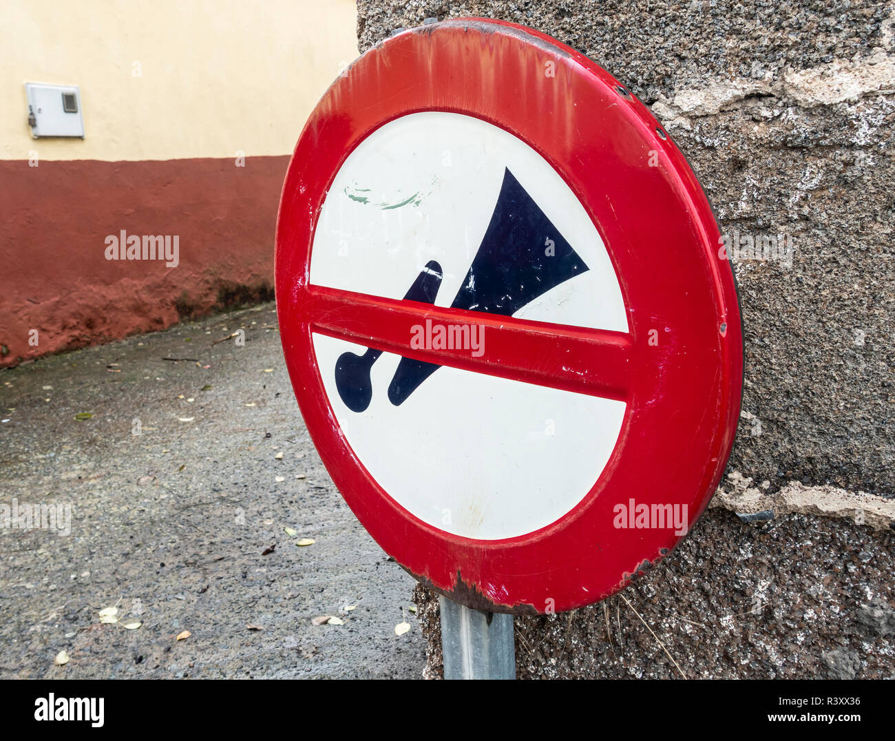 Pas de cornes/klaxon de voiture street sign en Espagne Banque D'Images