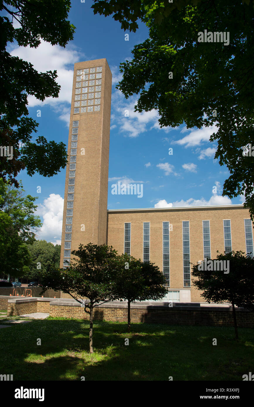 Première Église chrétienne d'Eliel Saarinen conçu par et dédié en 1942, Columbus, Indiana Banque D'Images