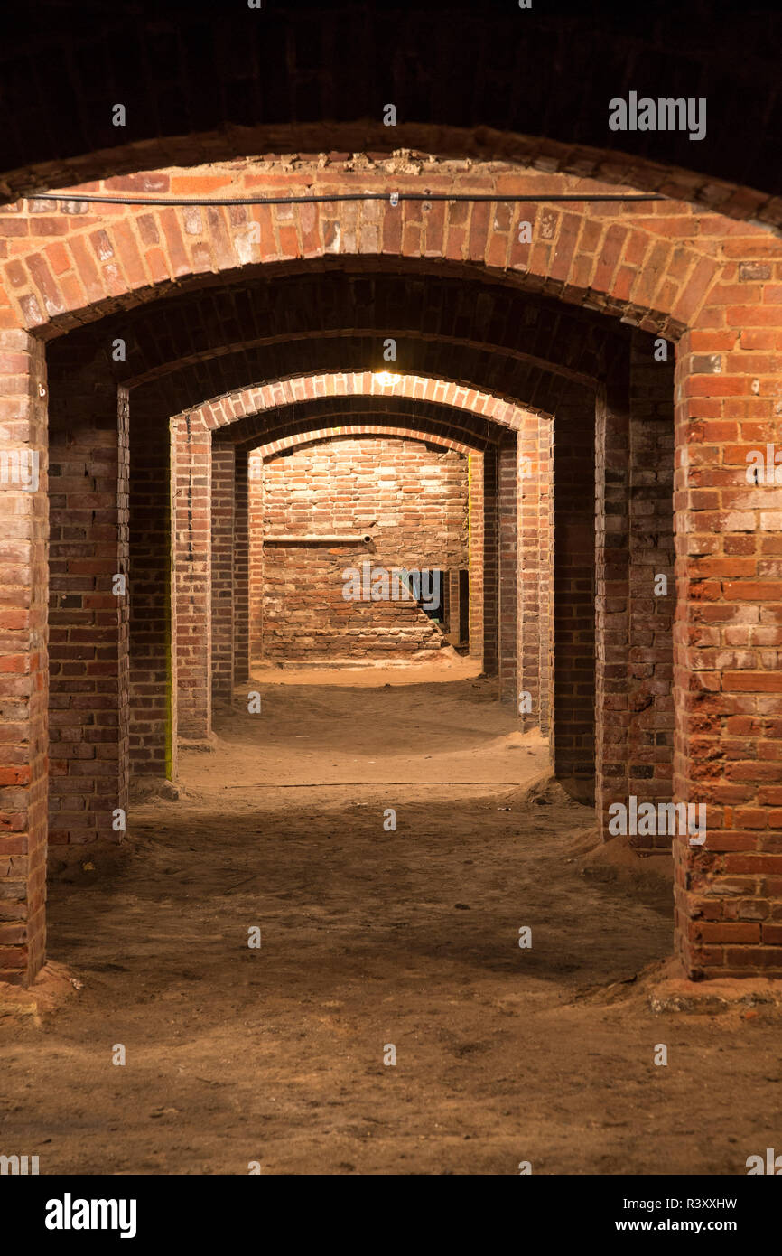 Etats Unis, Indianapolis, Indiana. Des arcades en brique dans le hall Tomlinson catacombes l'Indianapolis City Market's Whistler Plaza. Banque D'Images